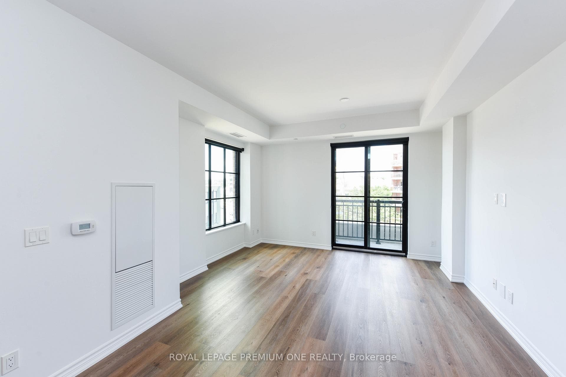 571 Prince Edward Drive Unit 409 photo 12