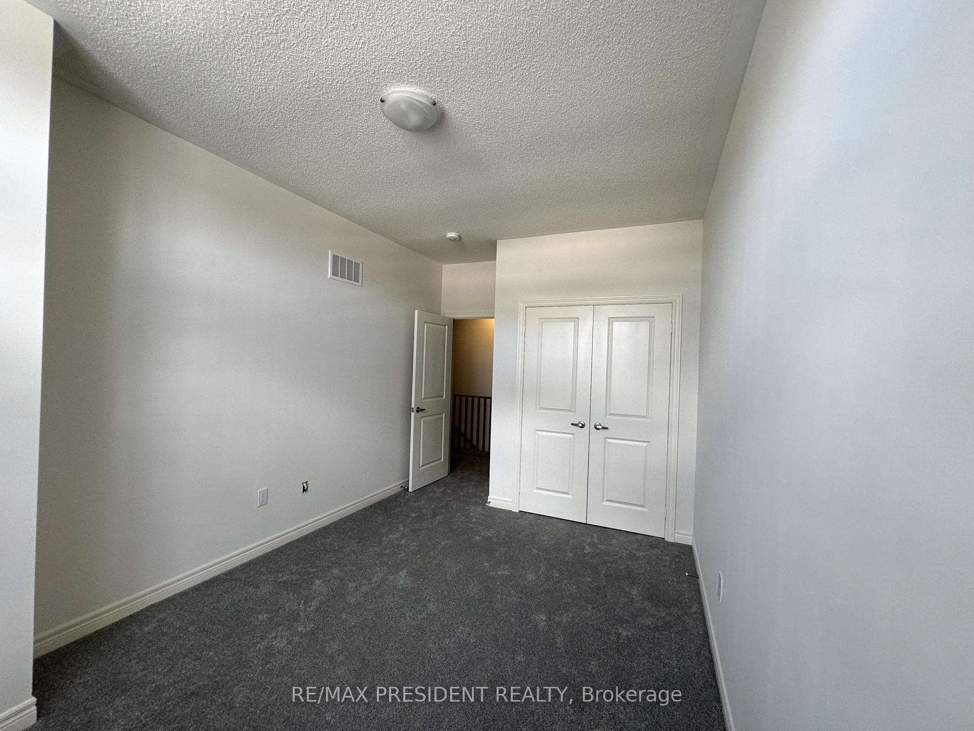 45 Gledhill Crescent photo 30