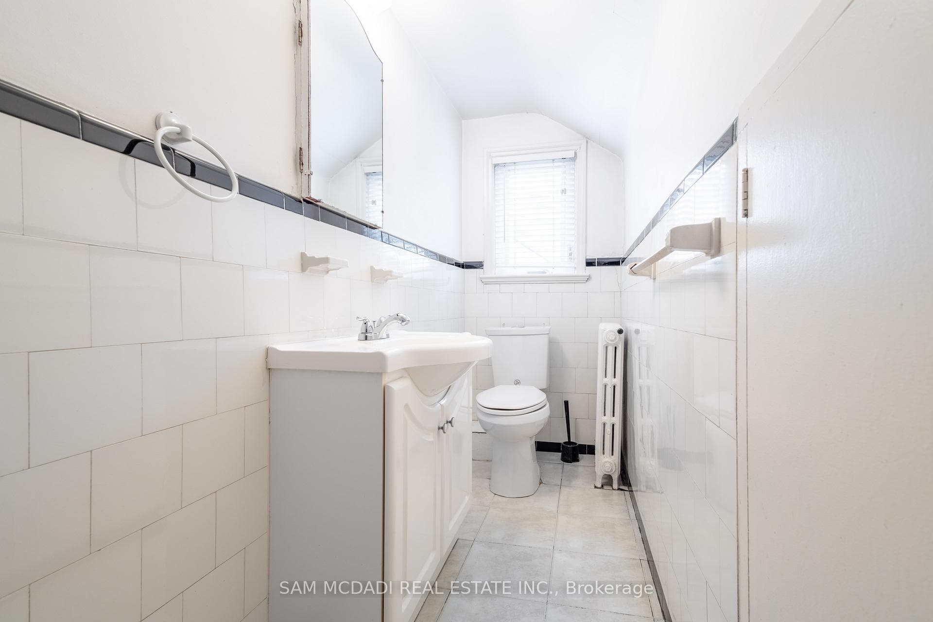 11 Brant Avenue photo 24