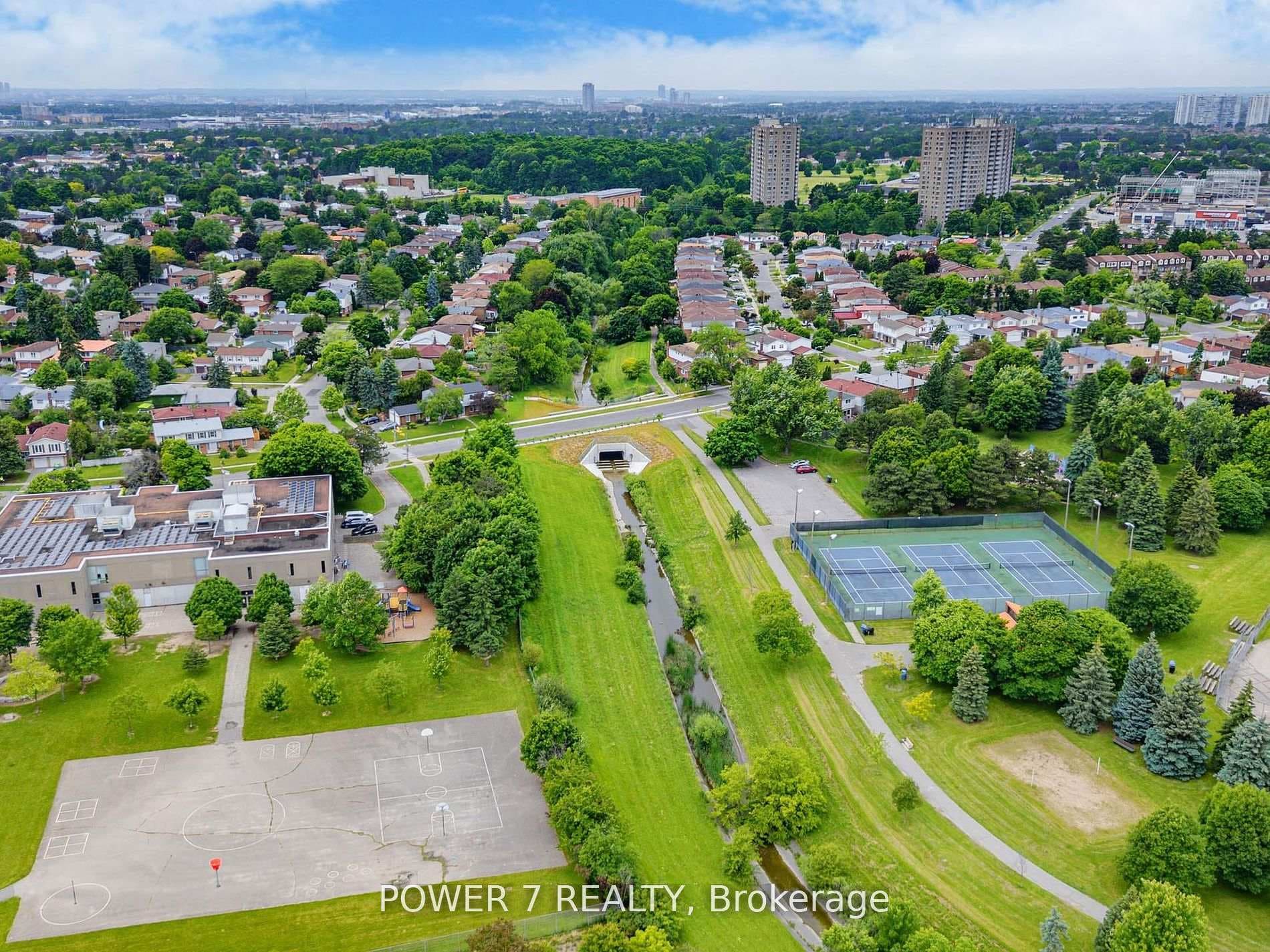 63 Silversted Drive photo 35