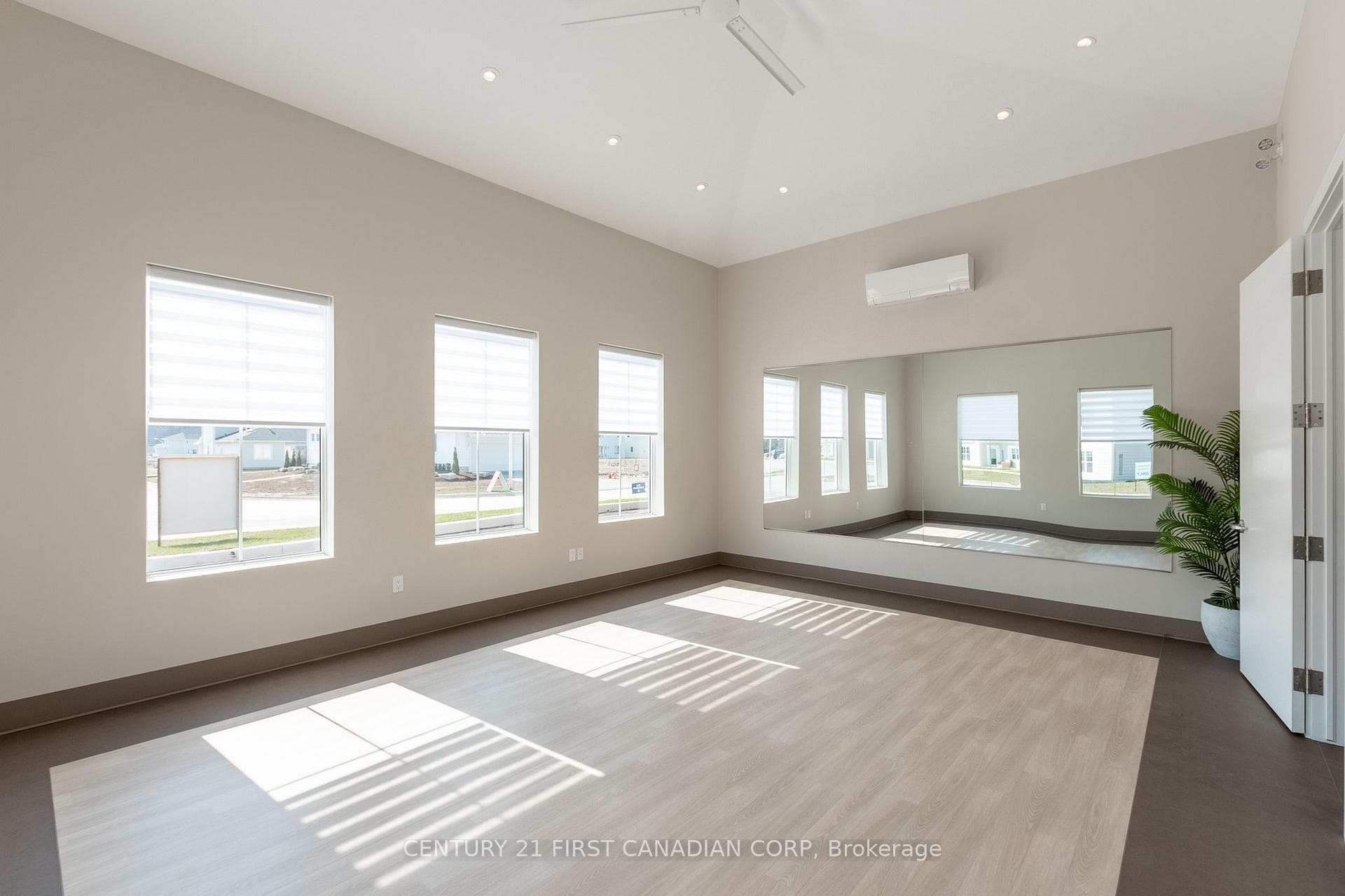 100 The Promenade Unit 117 photo 24