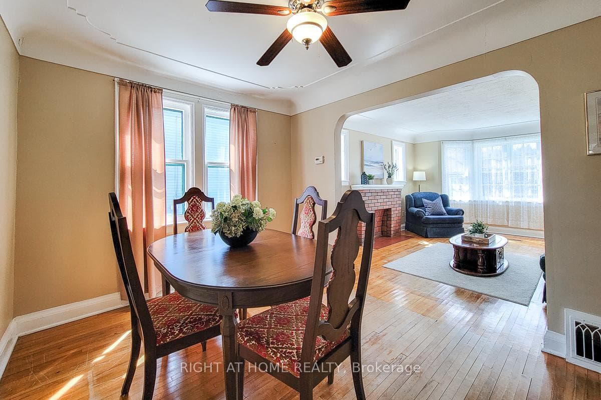 98 Royal Avenue photo 10