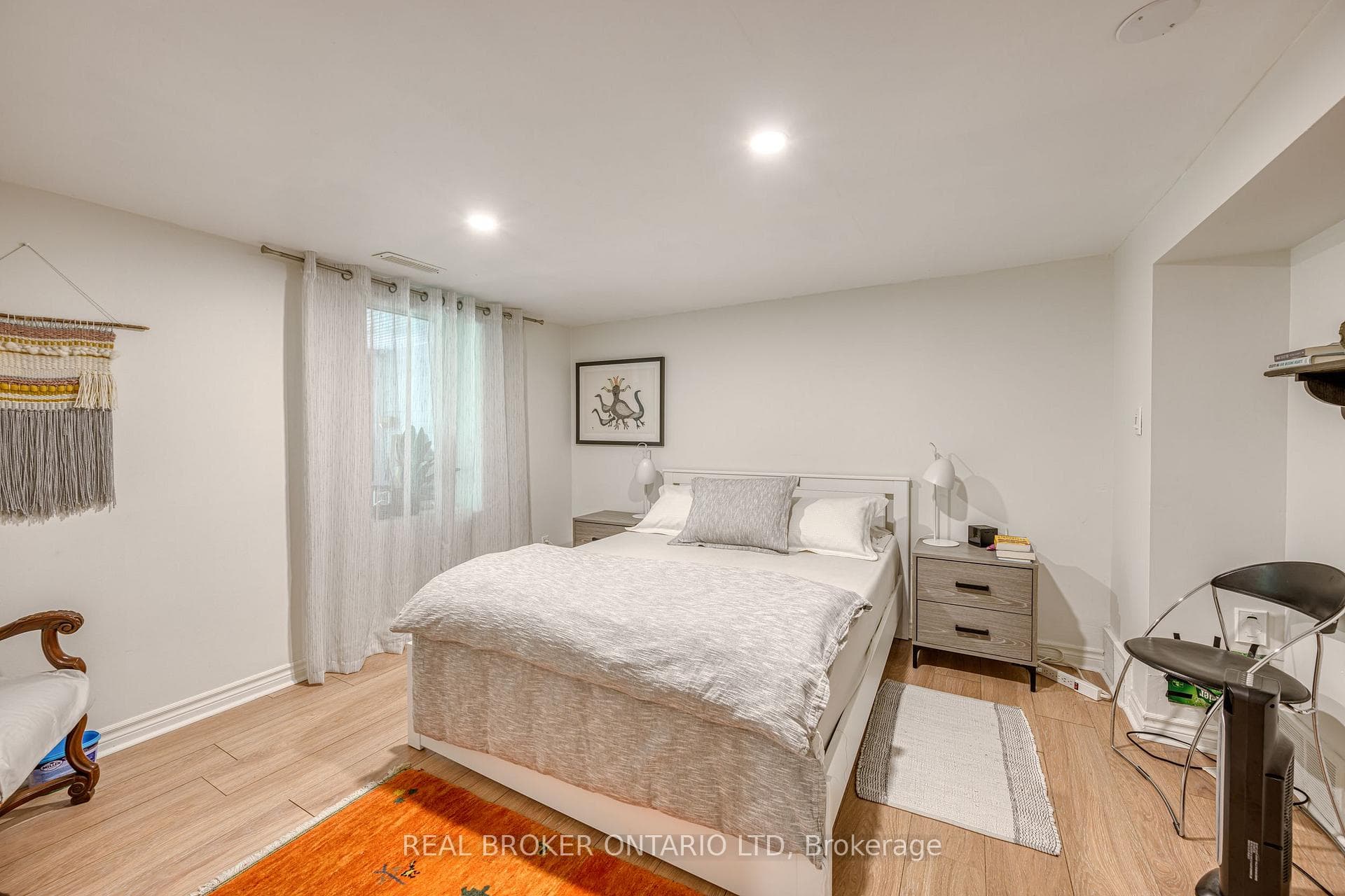 587 Commissioners Road photo 28