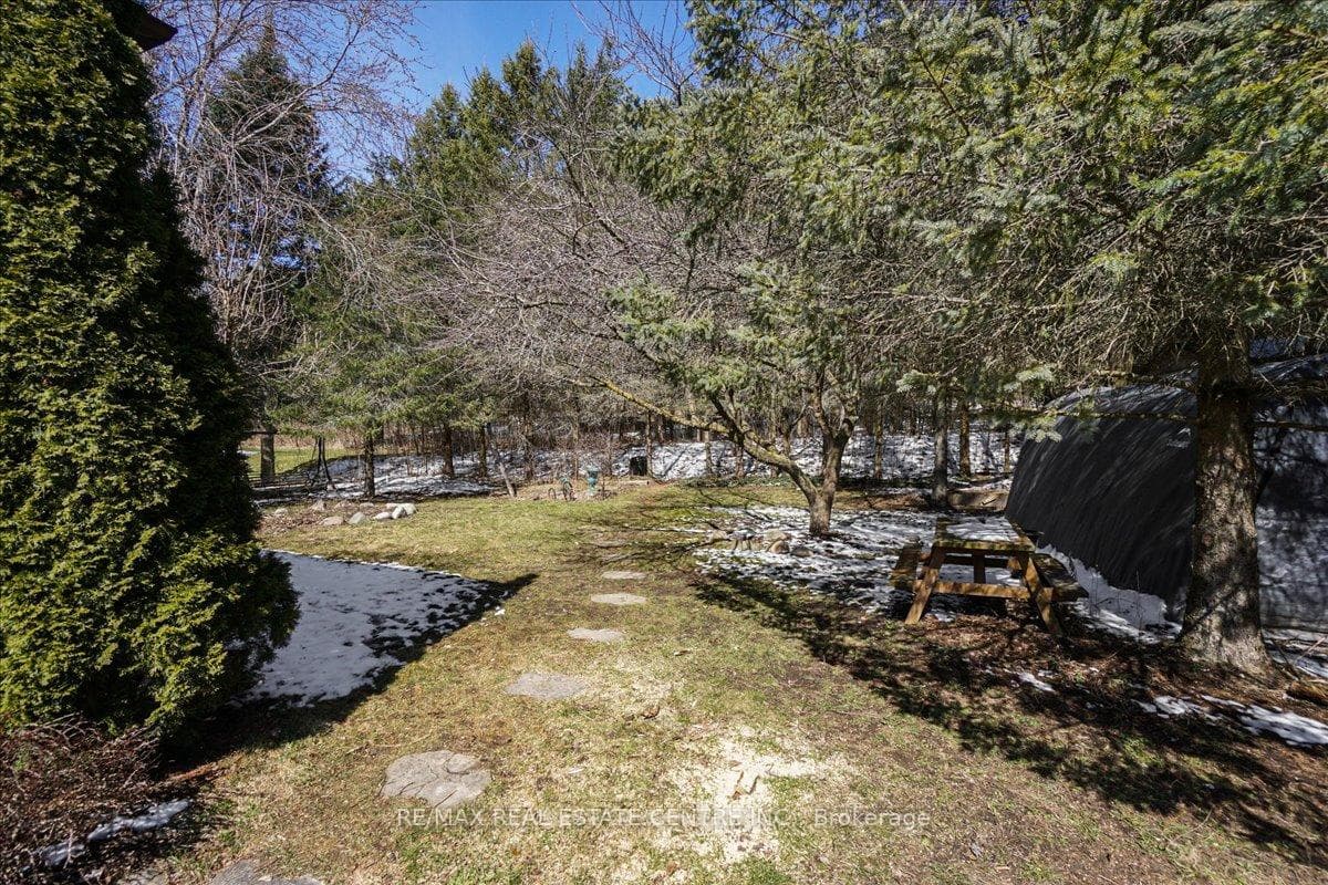 30 JARDINE Crescent photo 39