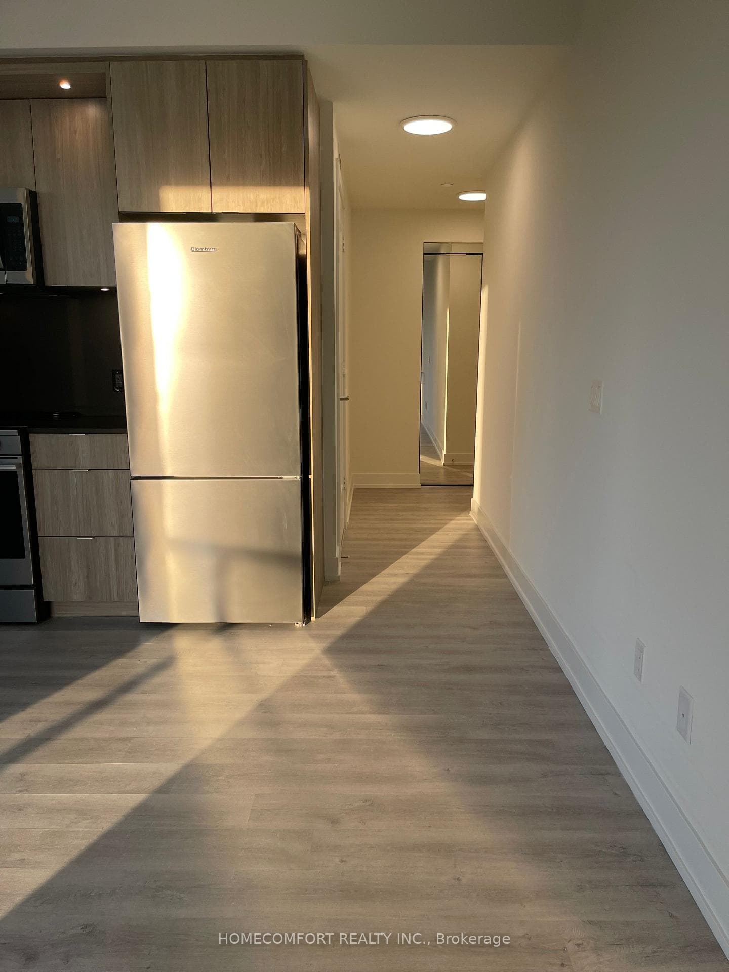 60 CENTRAL PARK ROAD Way Unit 2512 photo 18