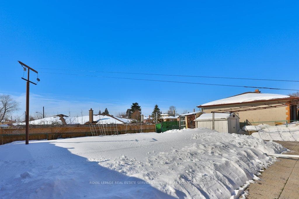 7 Roseglen Crescent photo 38