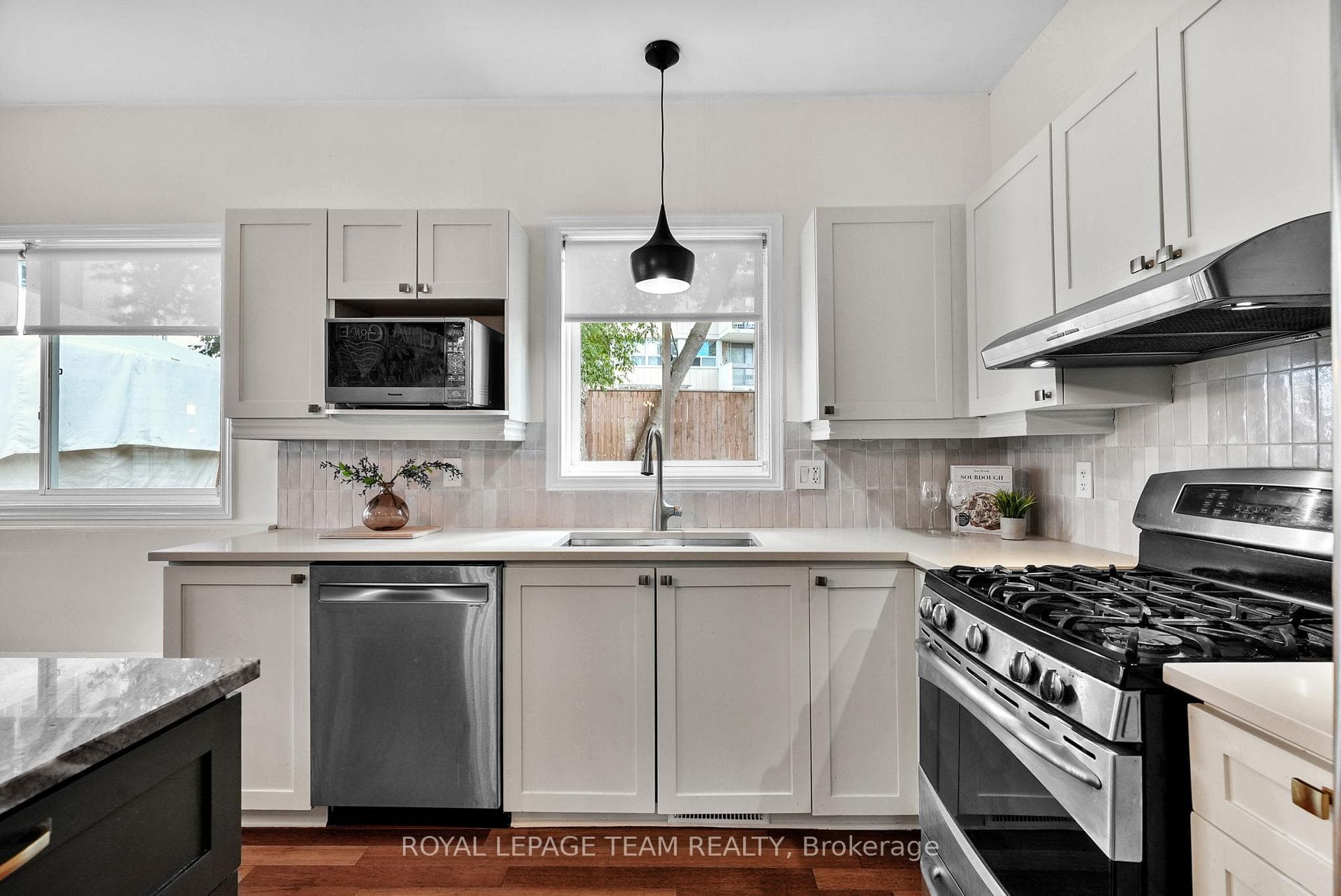 2122 Saunders Avenue photo 17