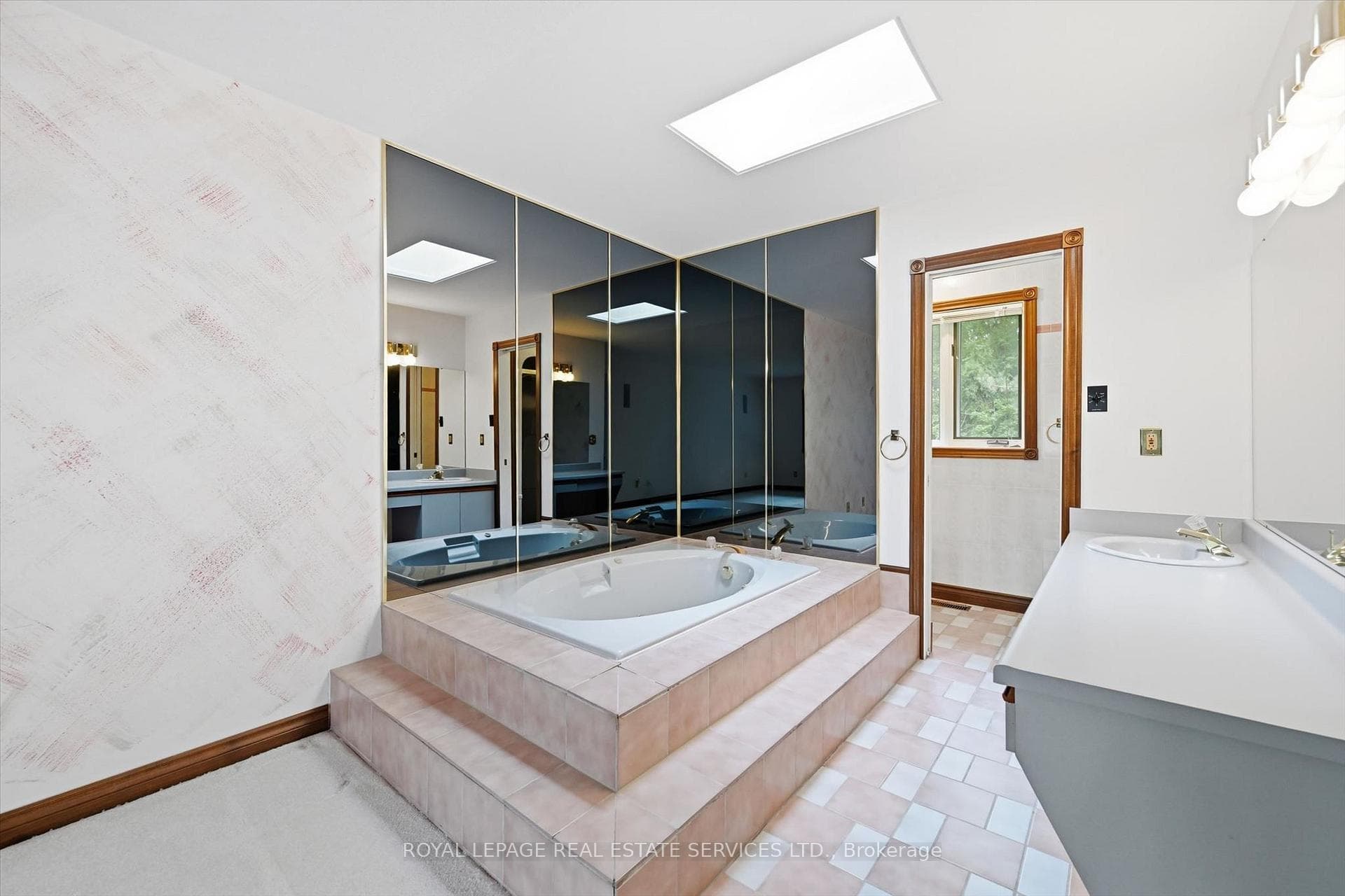 Four-Piece Primary Ensuite