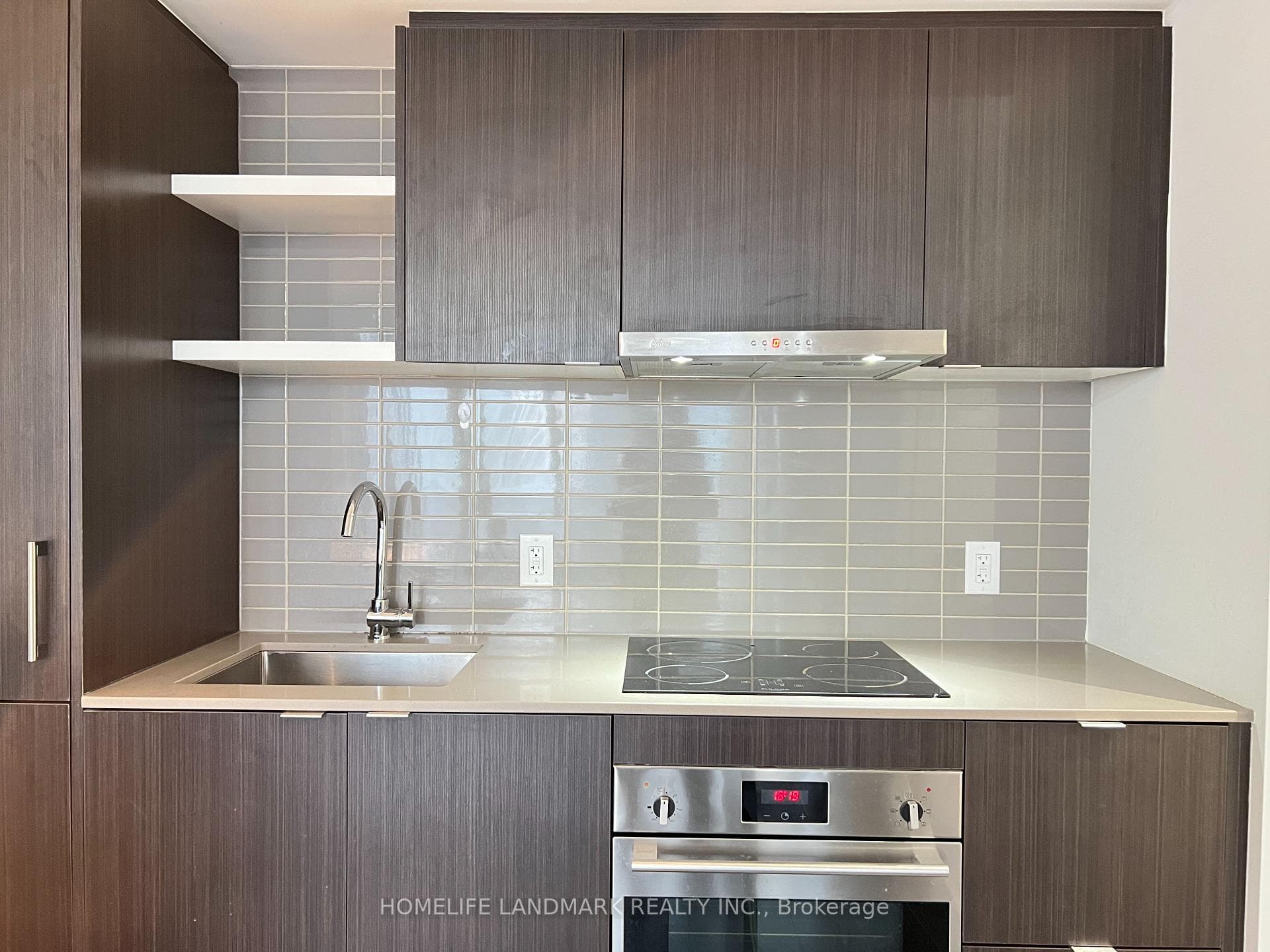 88 Harbour Street Unit 1706 photo 3