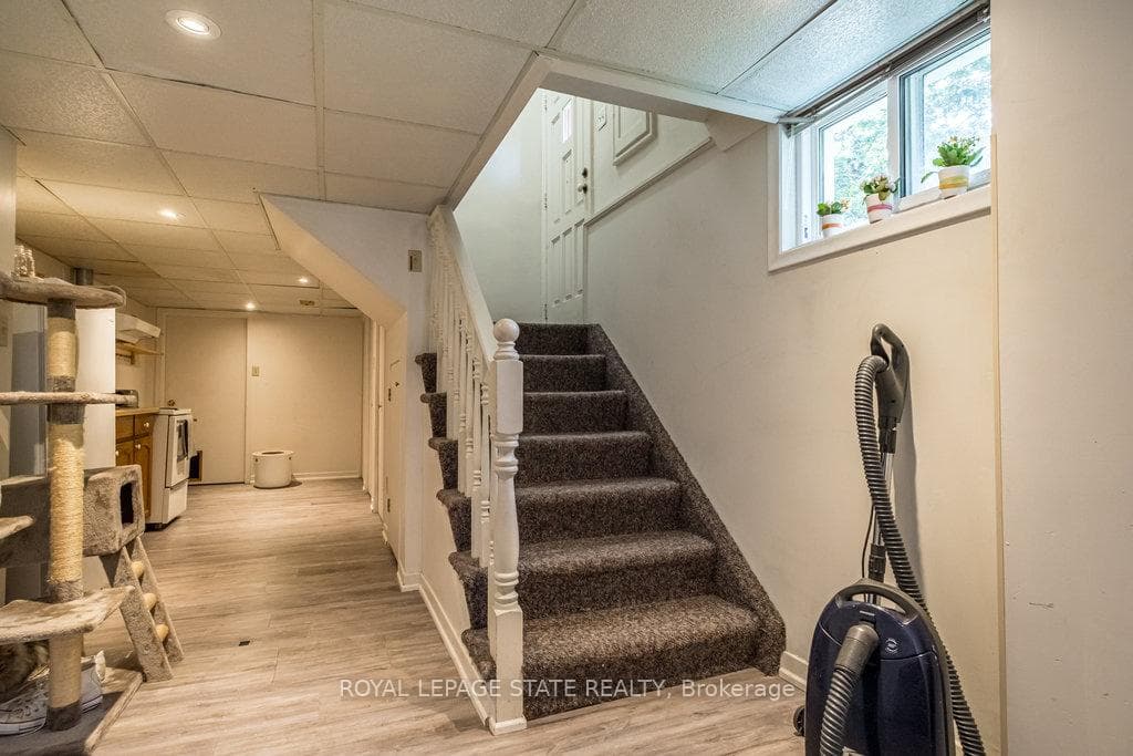 170 Parkview Drive photo 23