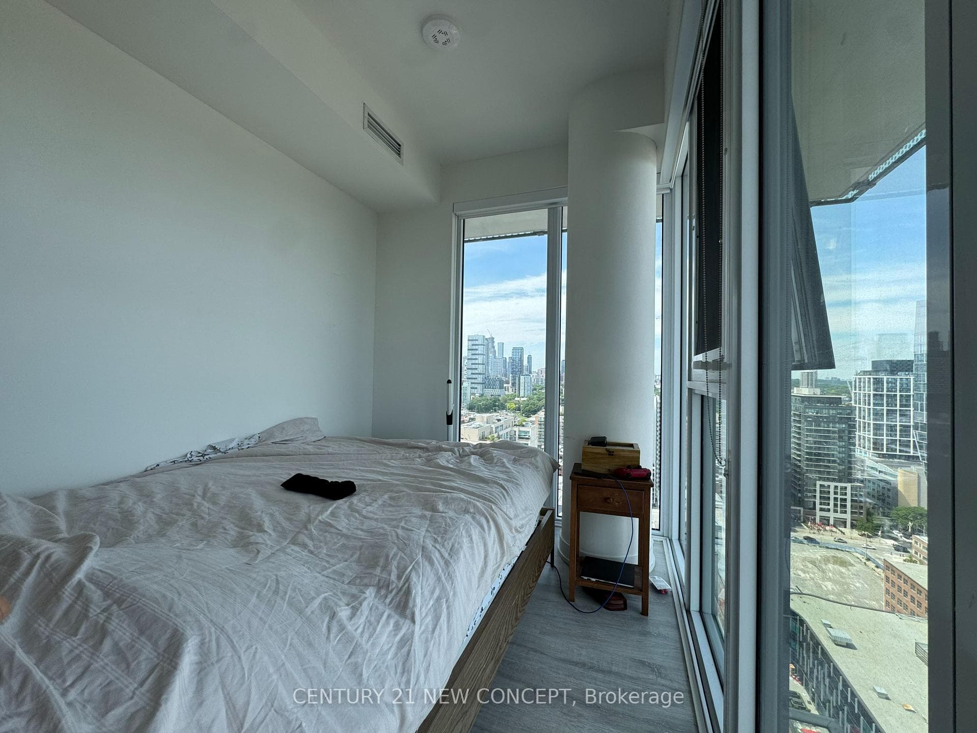 70 Princess Street Unit 2402 E photo 8
