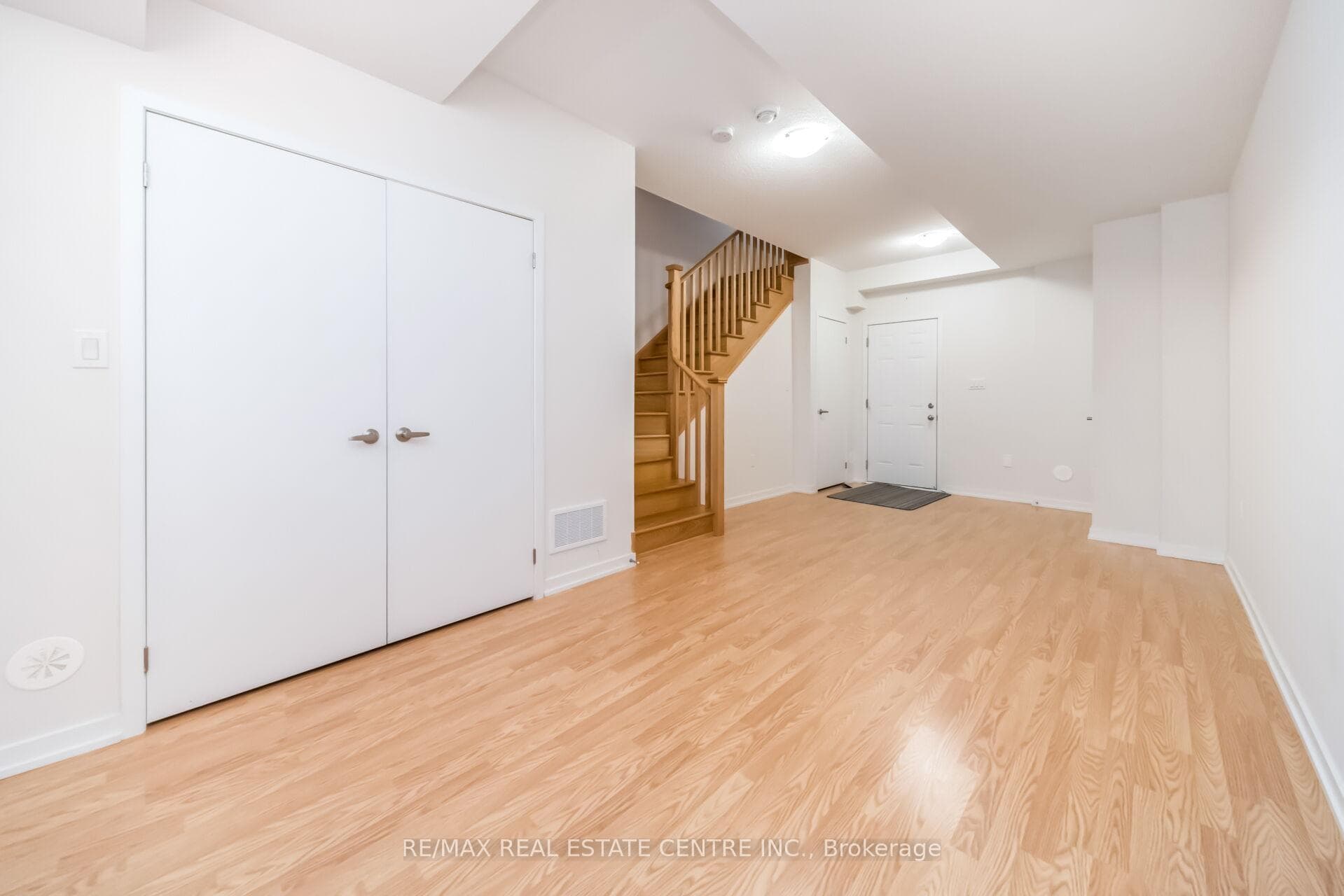 30 Lambert Lane photo 43