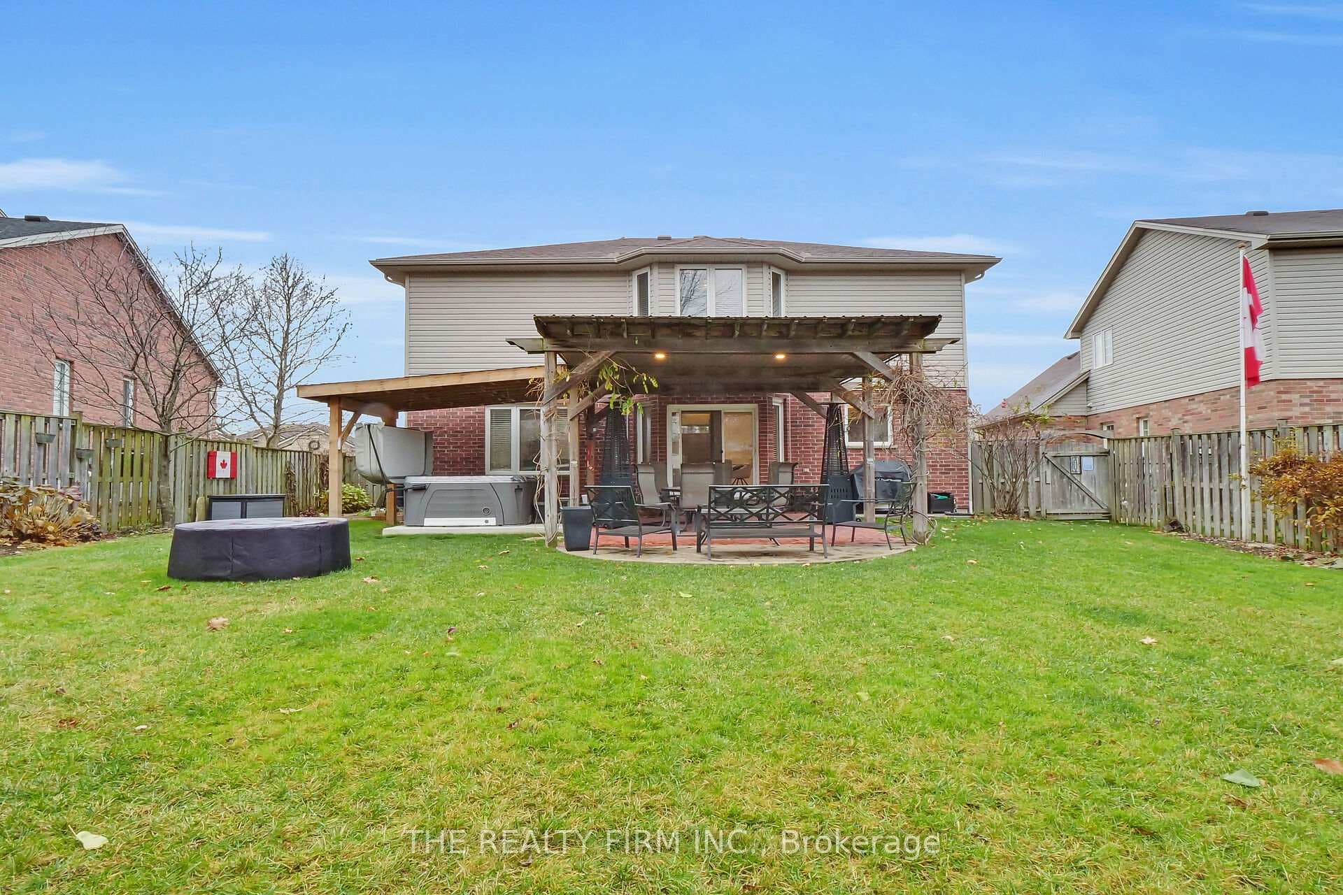 1162 Thornley Street photo 30