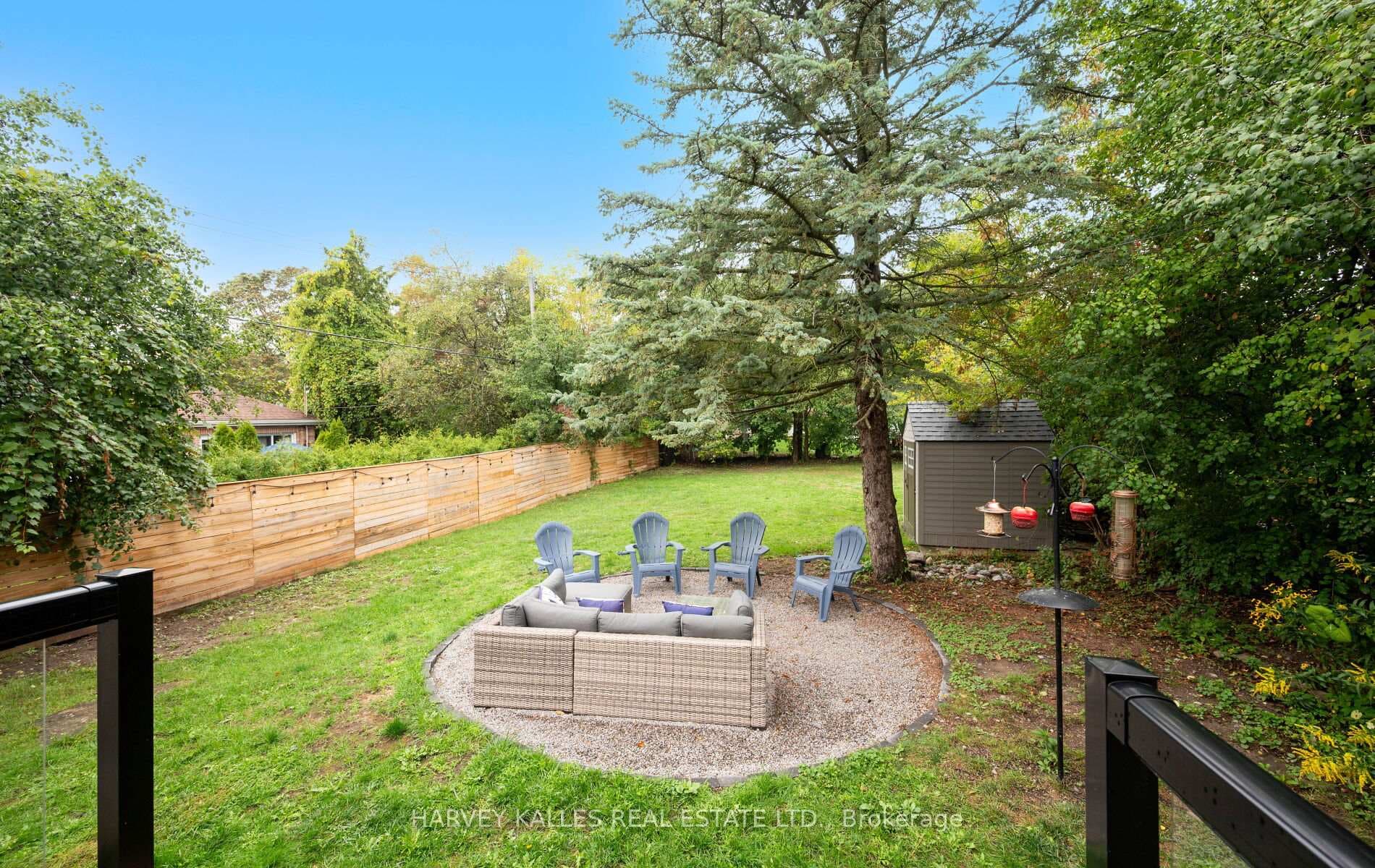 112 DUMBLE Avenue photo 23