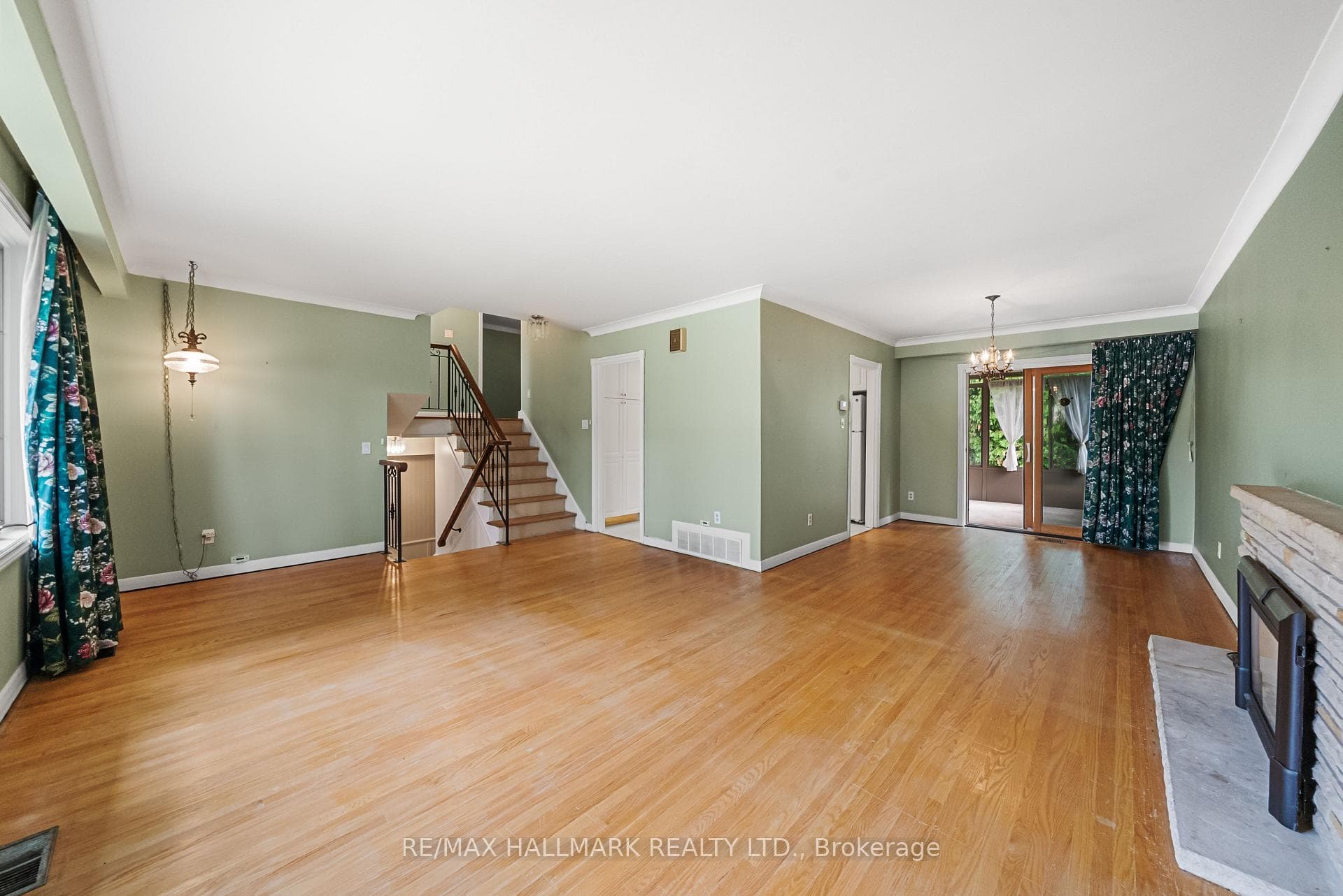 17 Greenyards Drive photo 8