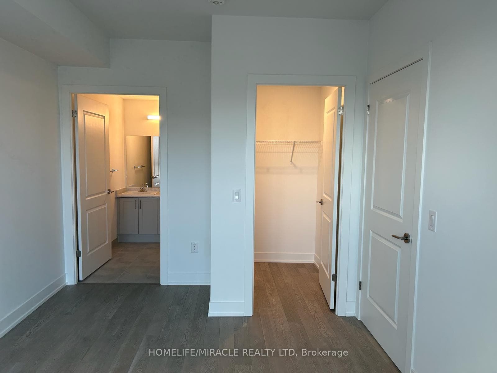 1063 Douglas Mccurdy Comm Circle Unit 310 photo 17