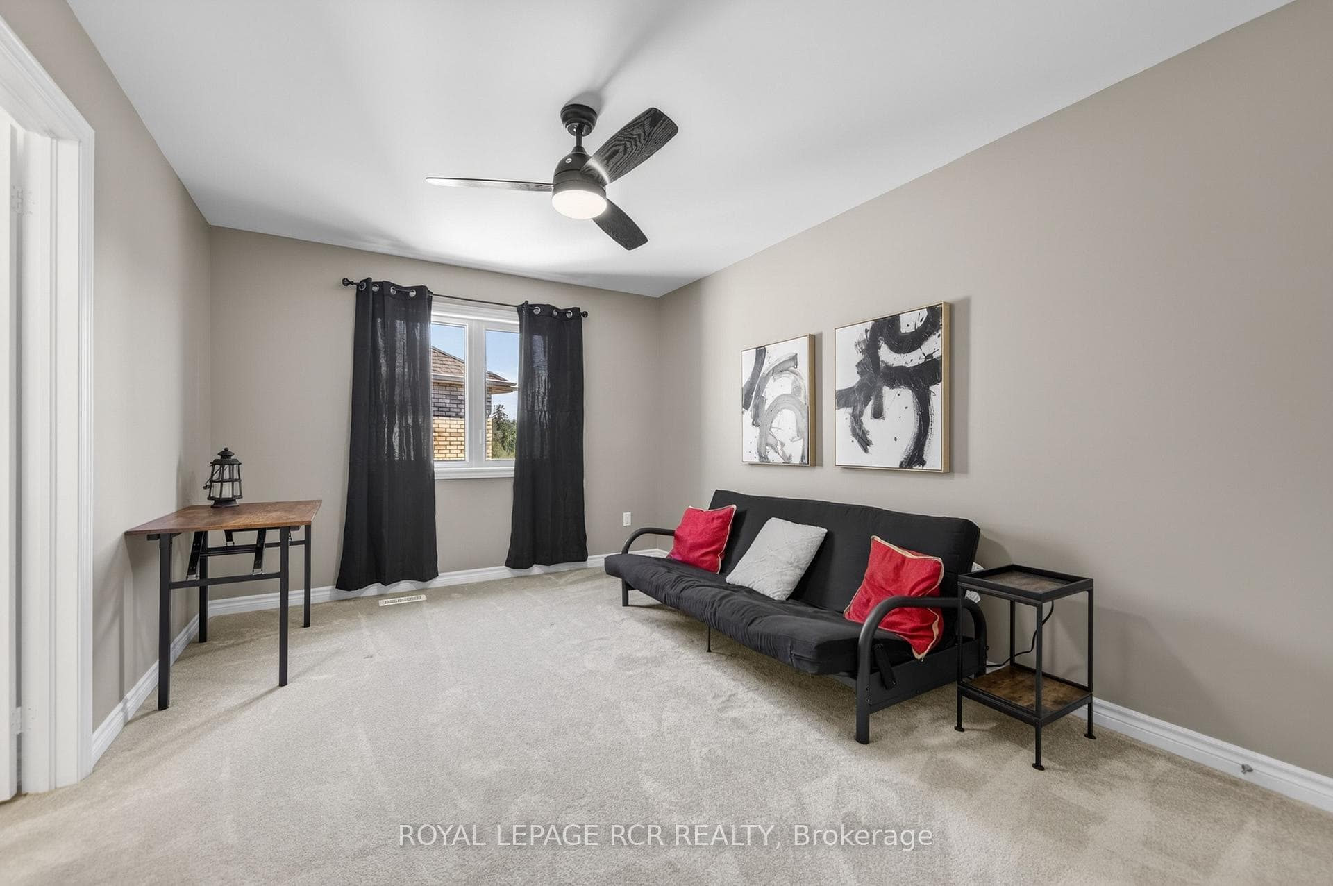 375 Russell Street photo 13