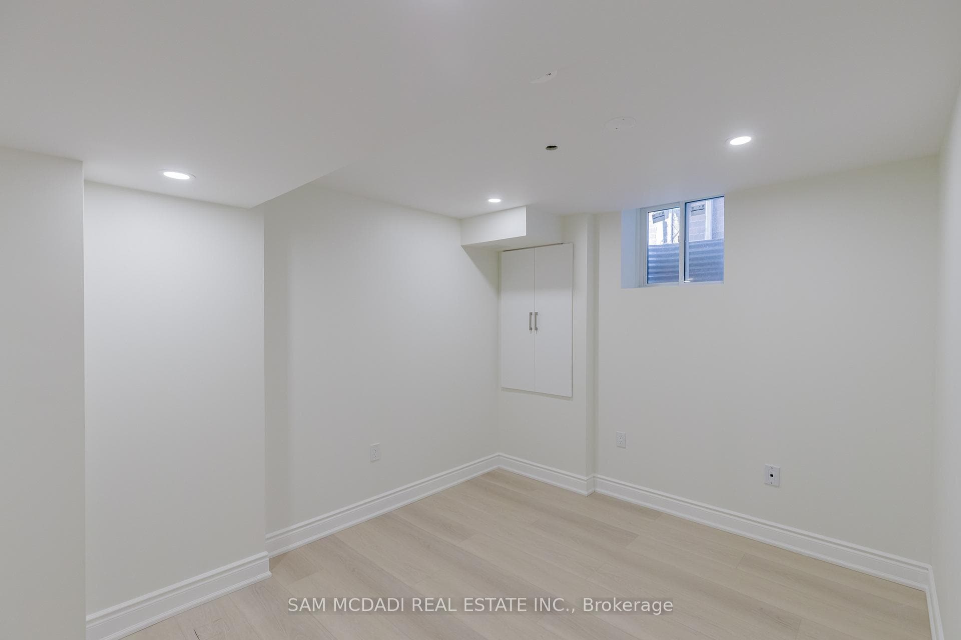 5489 Festival Drive photo 15