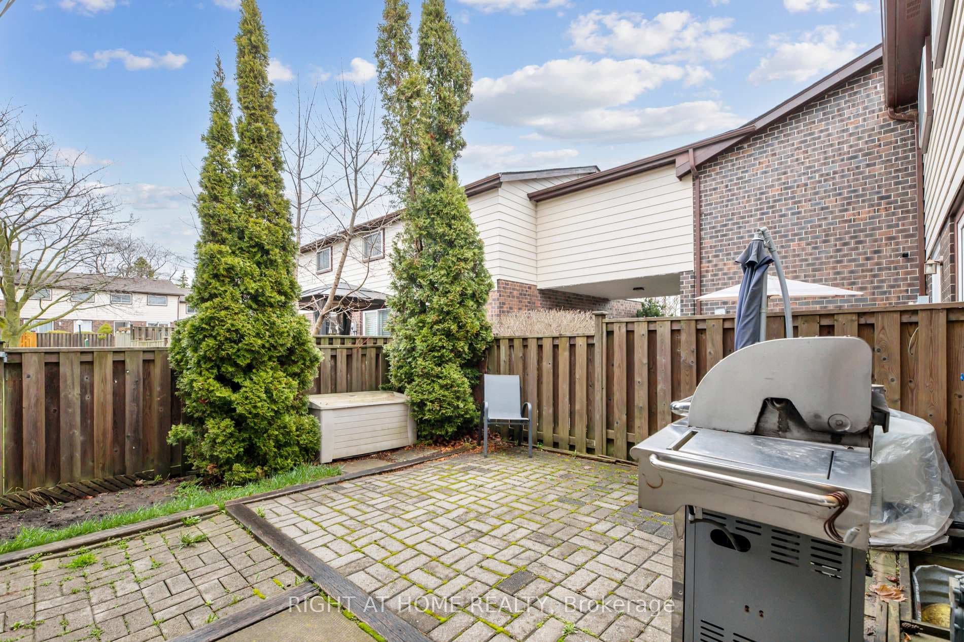11 Crabtree Lane photo 30