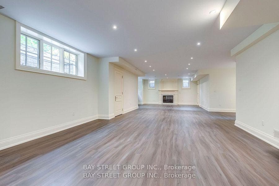 1031 Lakeshore Road photo 27