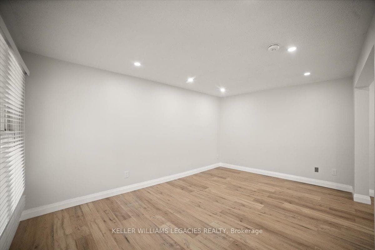 26 Newman Court Unit Upper photo 18