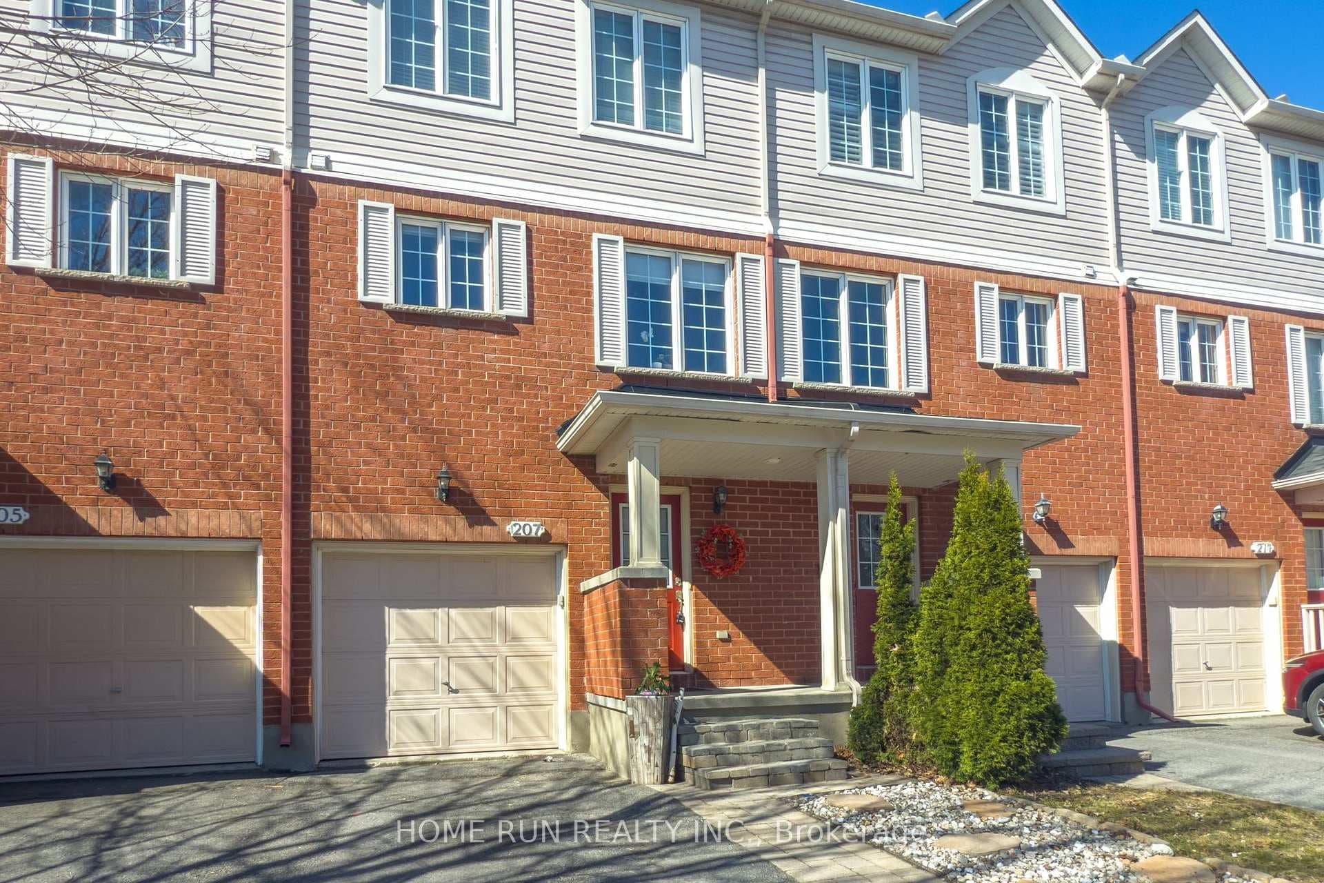 90 EDENVALE Drive Unit 207 photo 2