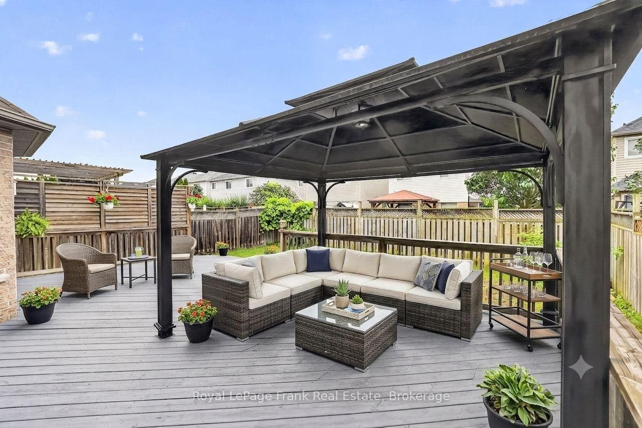 150 Dadson Drive photo 44