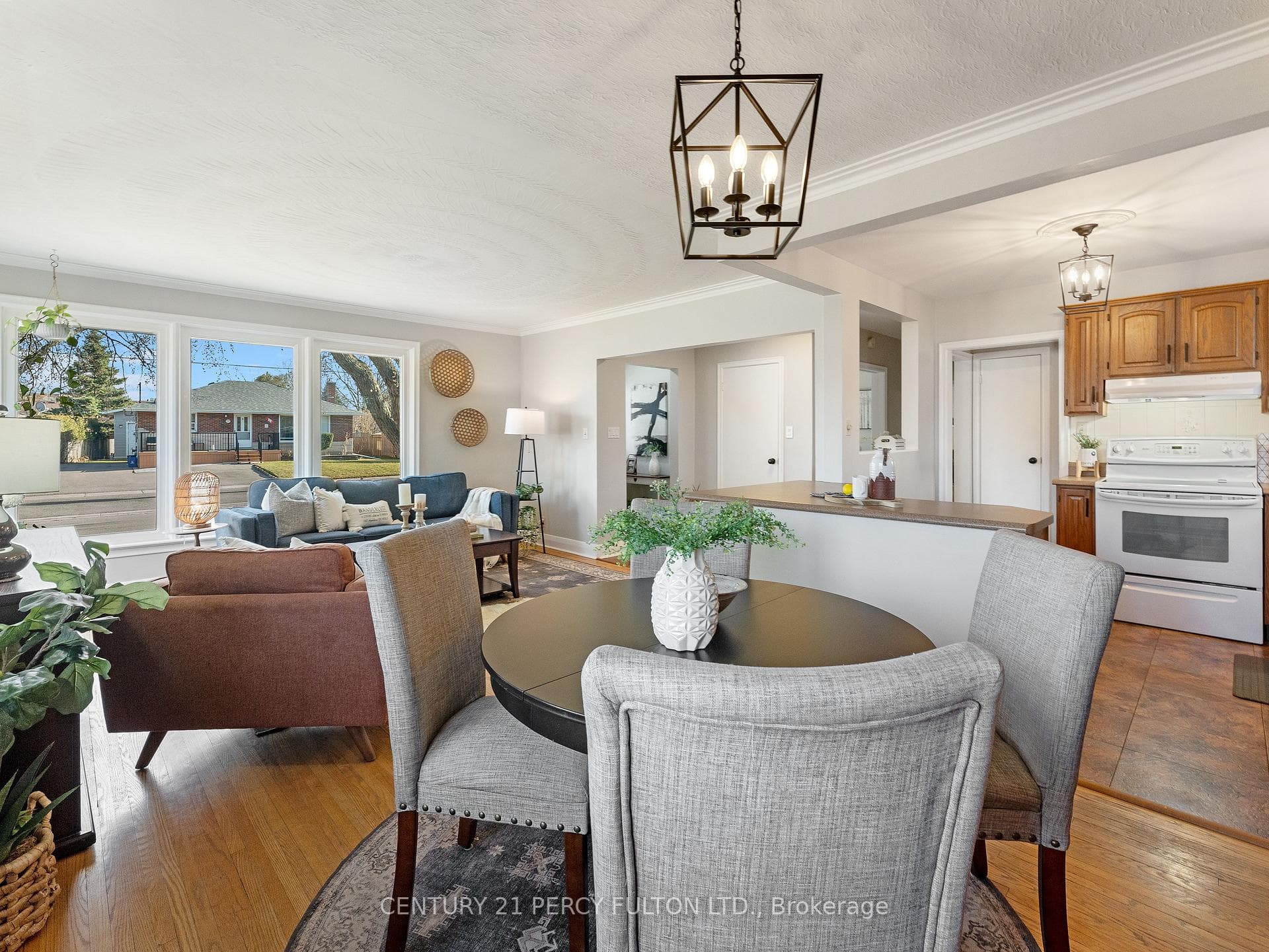 776 Regent Drive photo 9