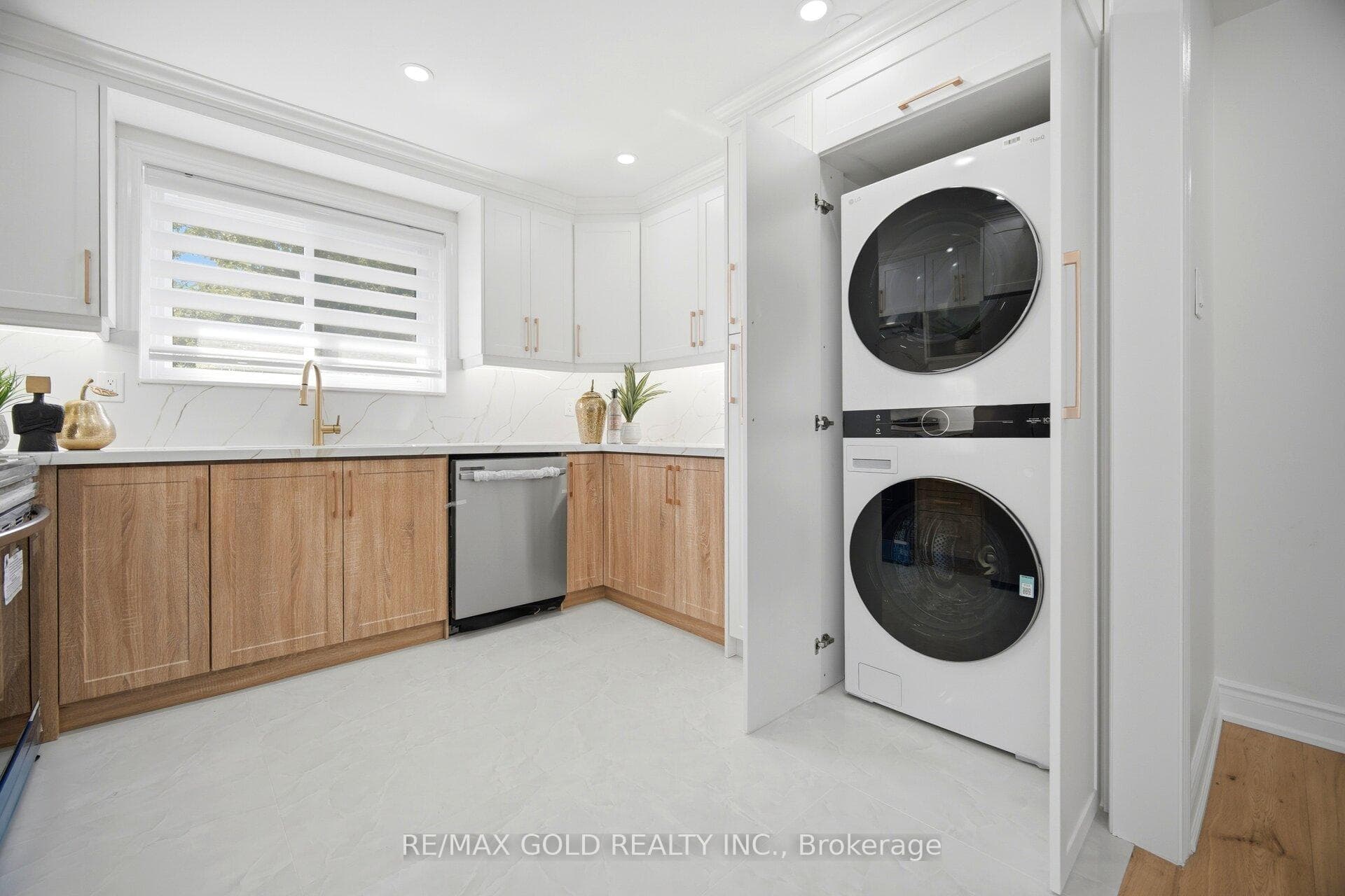 8 Athlone Avenue photo 14