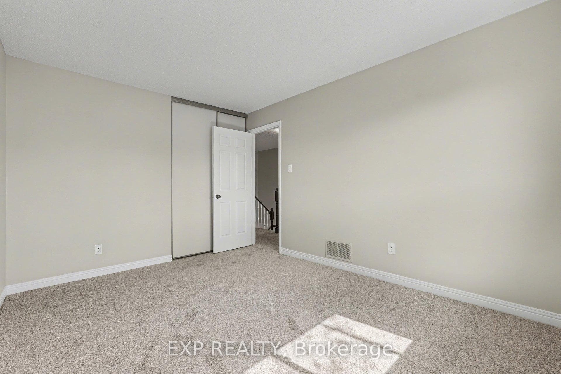 865 Acadian Gardens photo 32