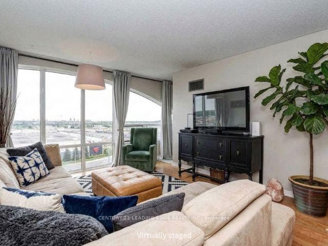 1665 Pickering Parkway Unit 815 photo 3