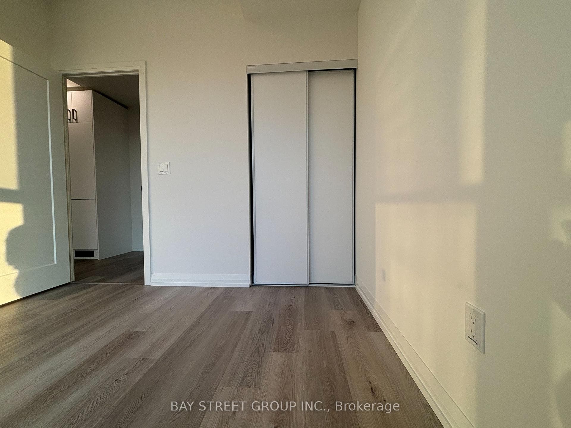 280 Dundas Street Unit 1813 photo 8