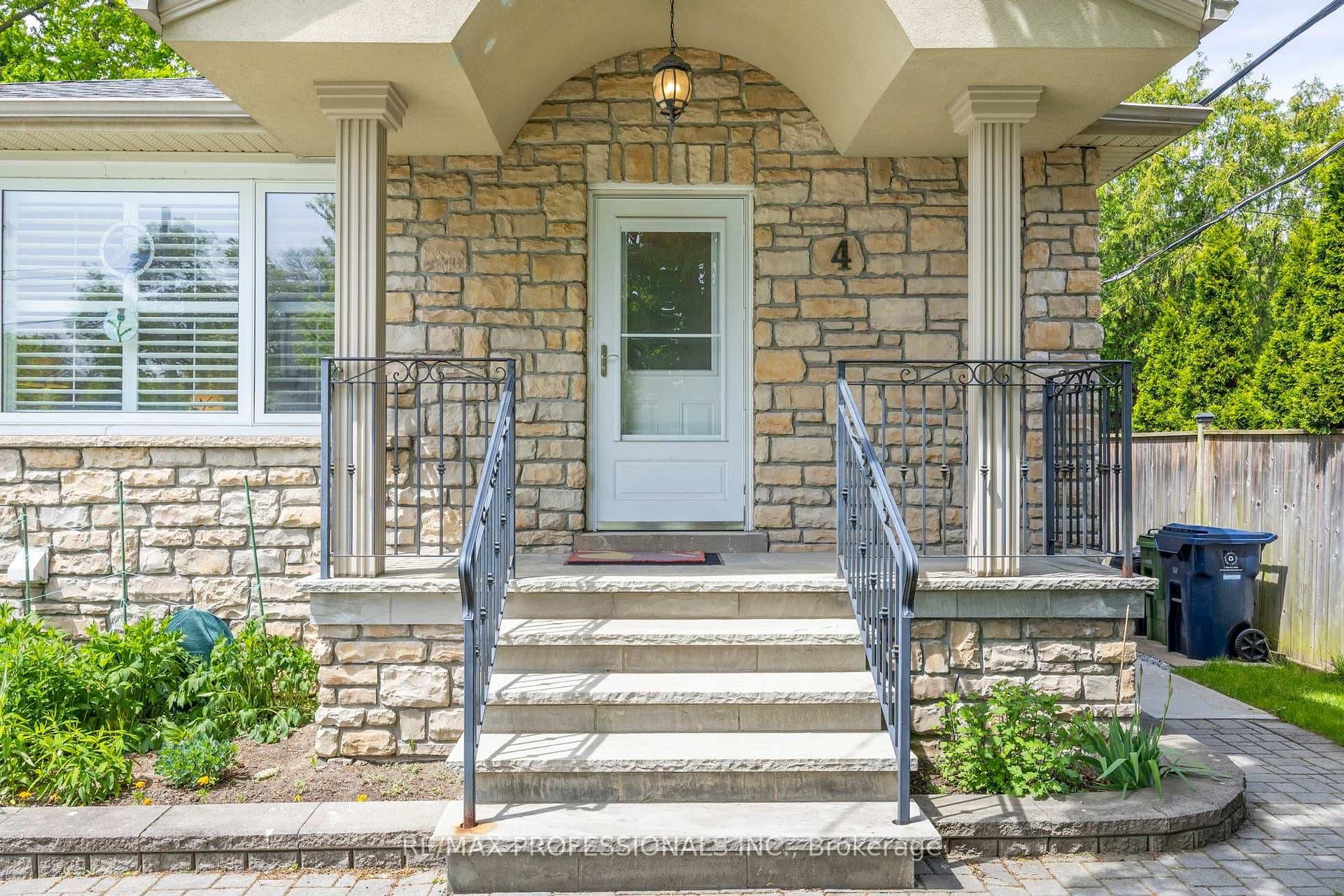 4 Beaverbrook Avenue photo 4