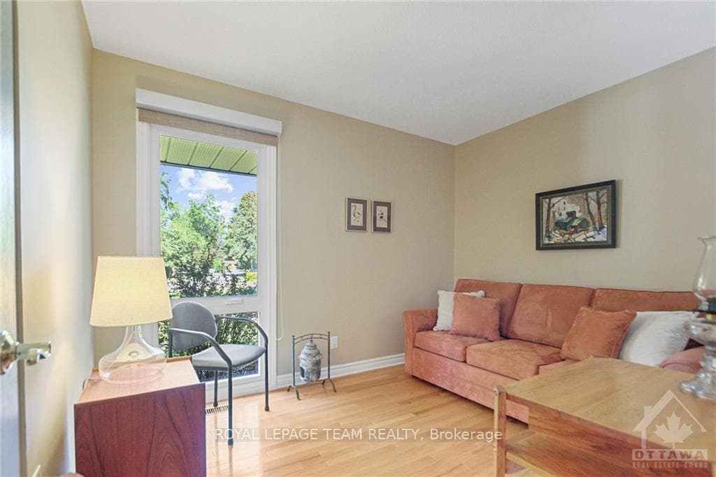 62 BANTING Way photo 25