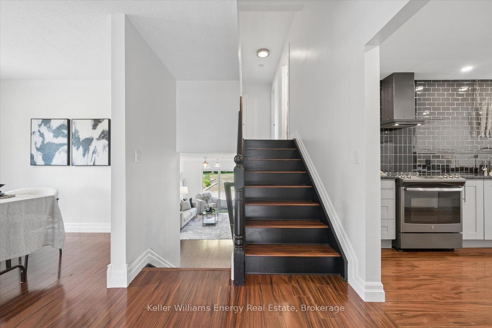 8280 Albert Court photo 17