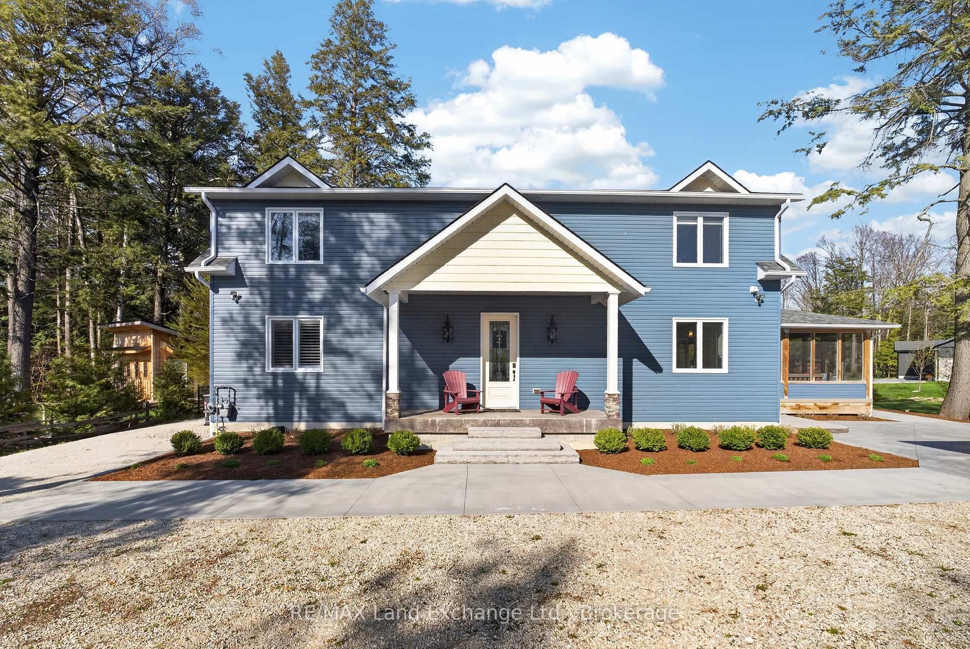 144 Huron Road photo 2