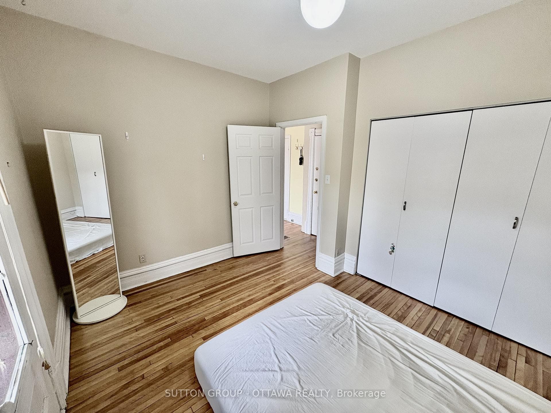 117 Strathcona Avenue Unit 2 photo 10