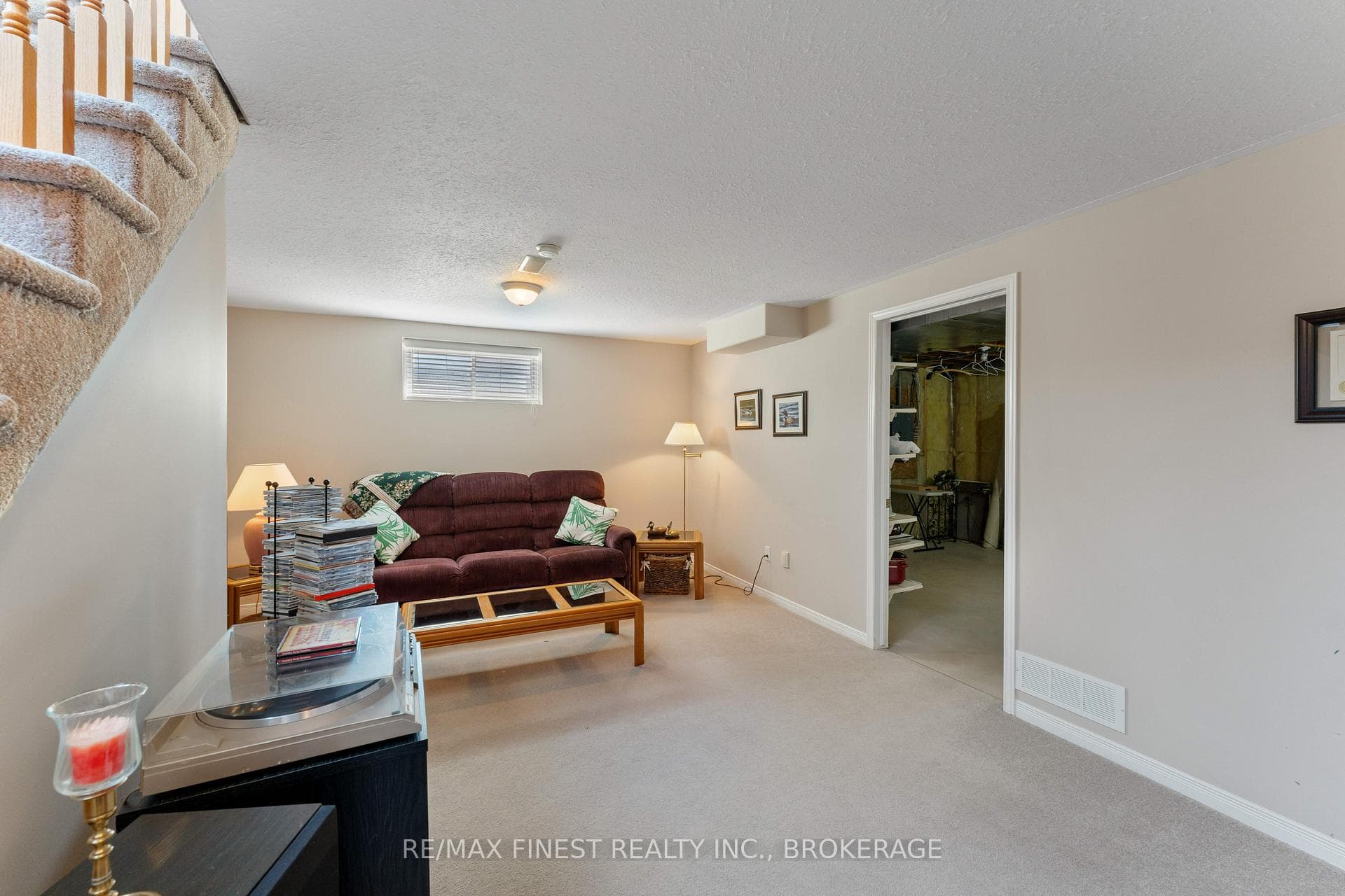 230 Ellesmeer Avenue photo 29