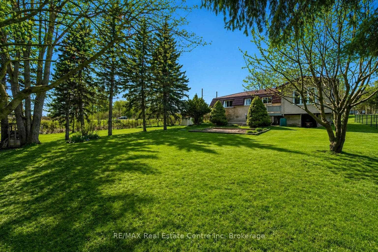 2 HAMILTON Drive photo 24