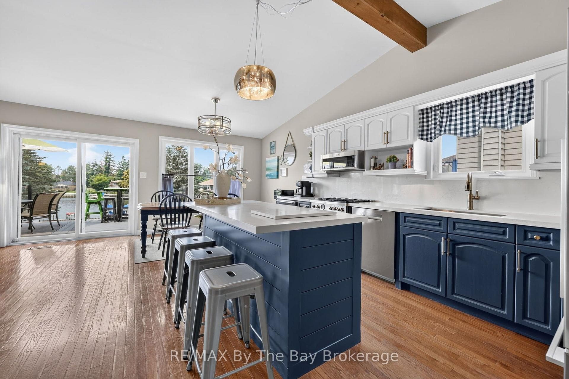 1434 RIVER Road photo 5
