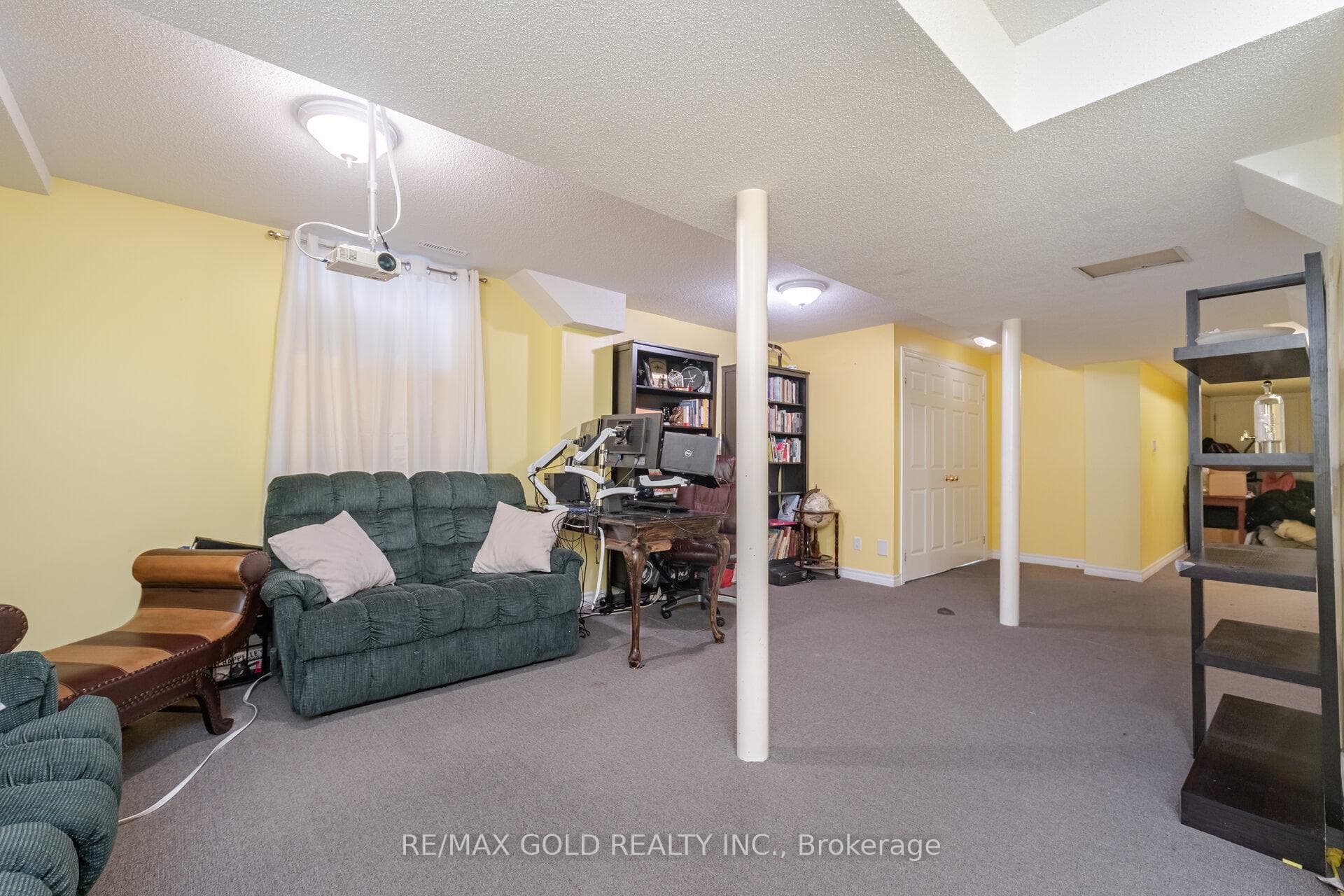 5284 Longhouse Crescent photo 16