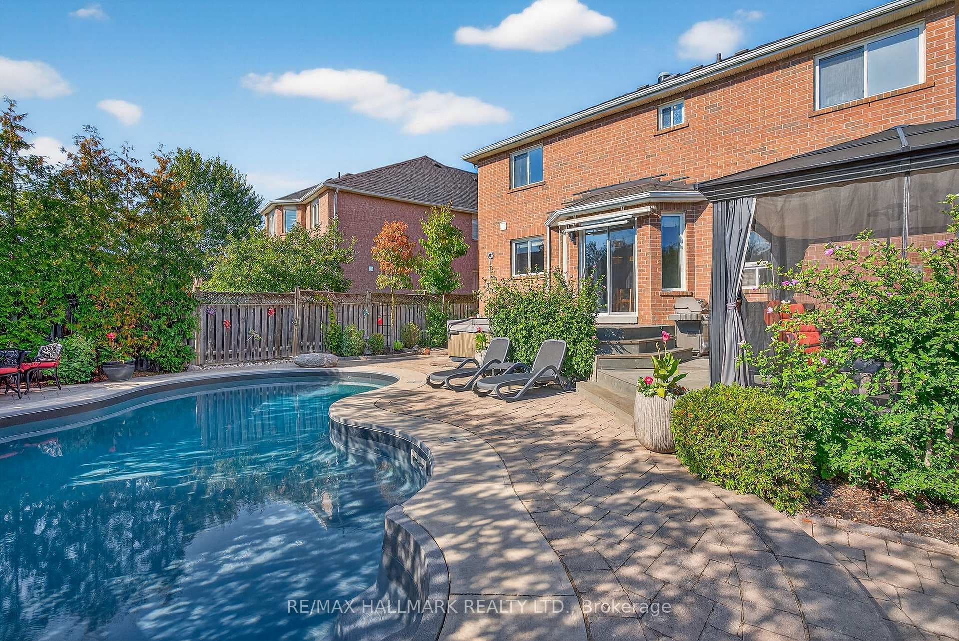 12 Forest Manor Place photo 32