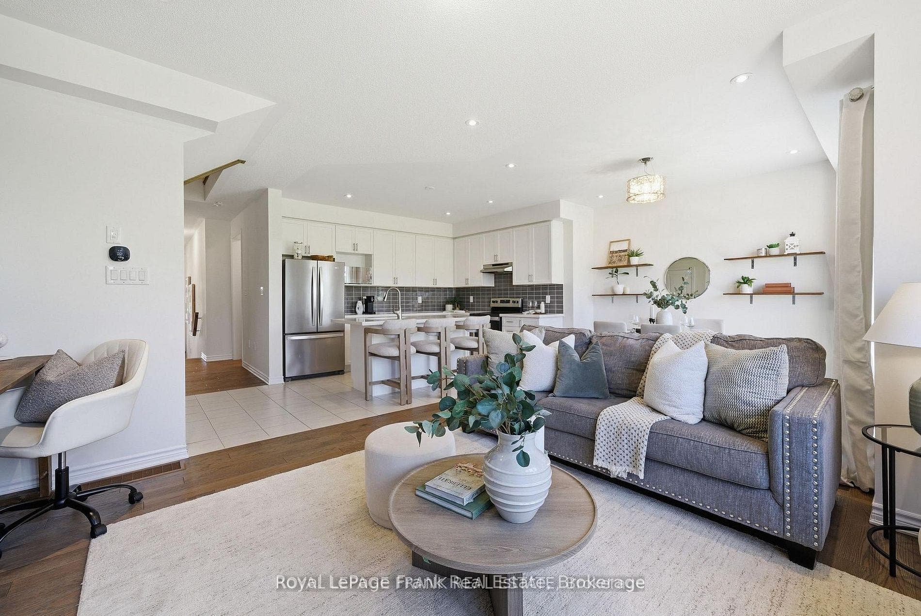 15 Highlands Boulevard photo 7
