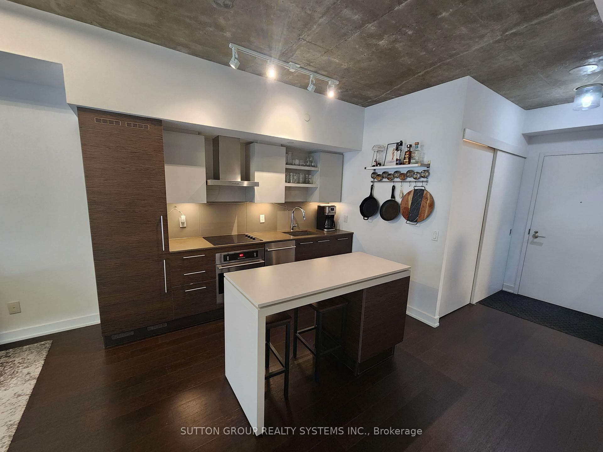 1030 King Street Unit 545 photo 5