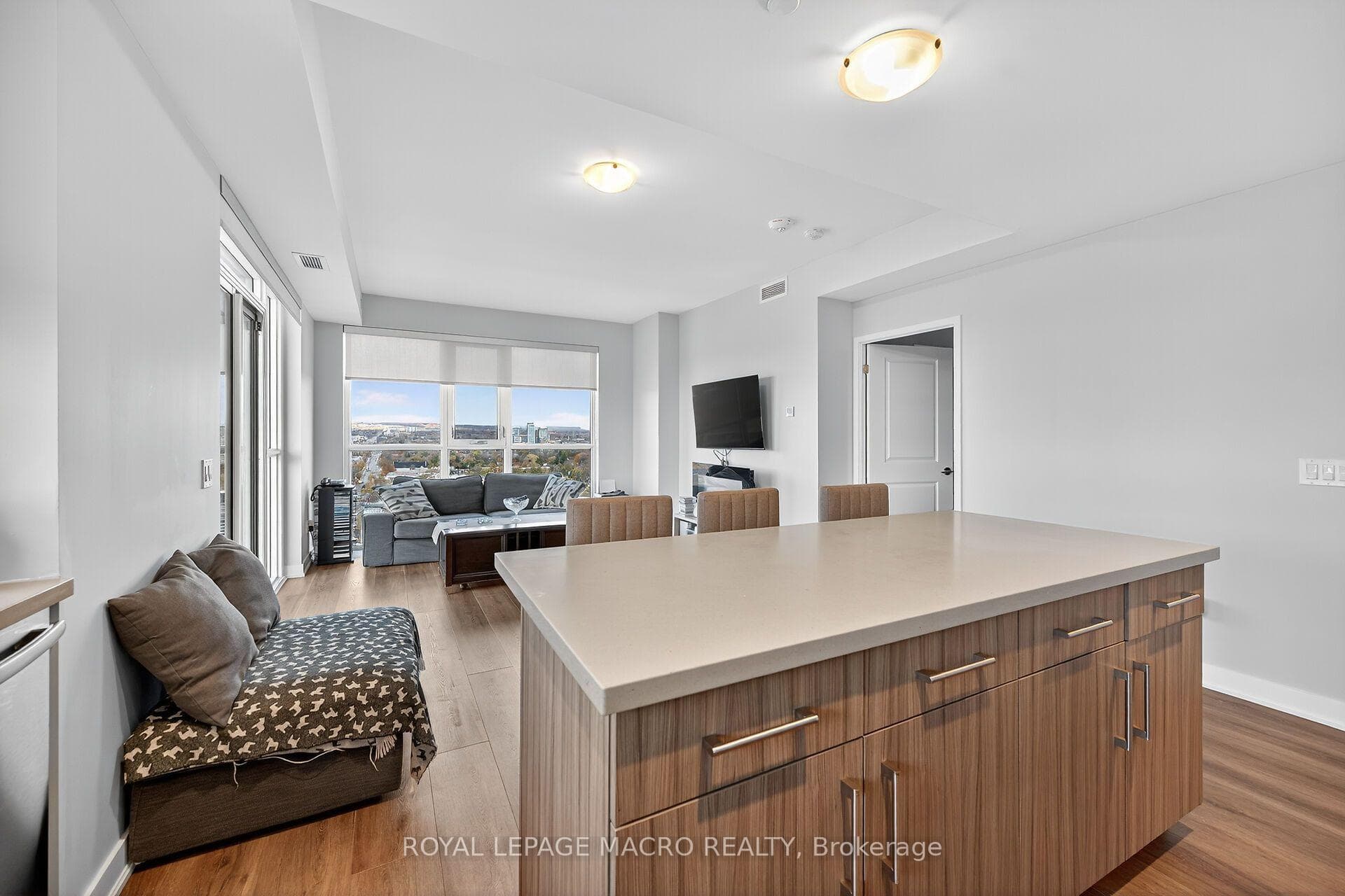 2007 James Street Unit 1707 photo 11