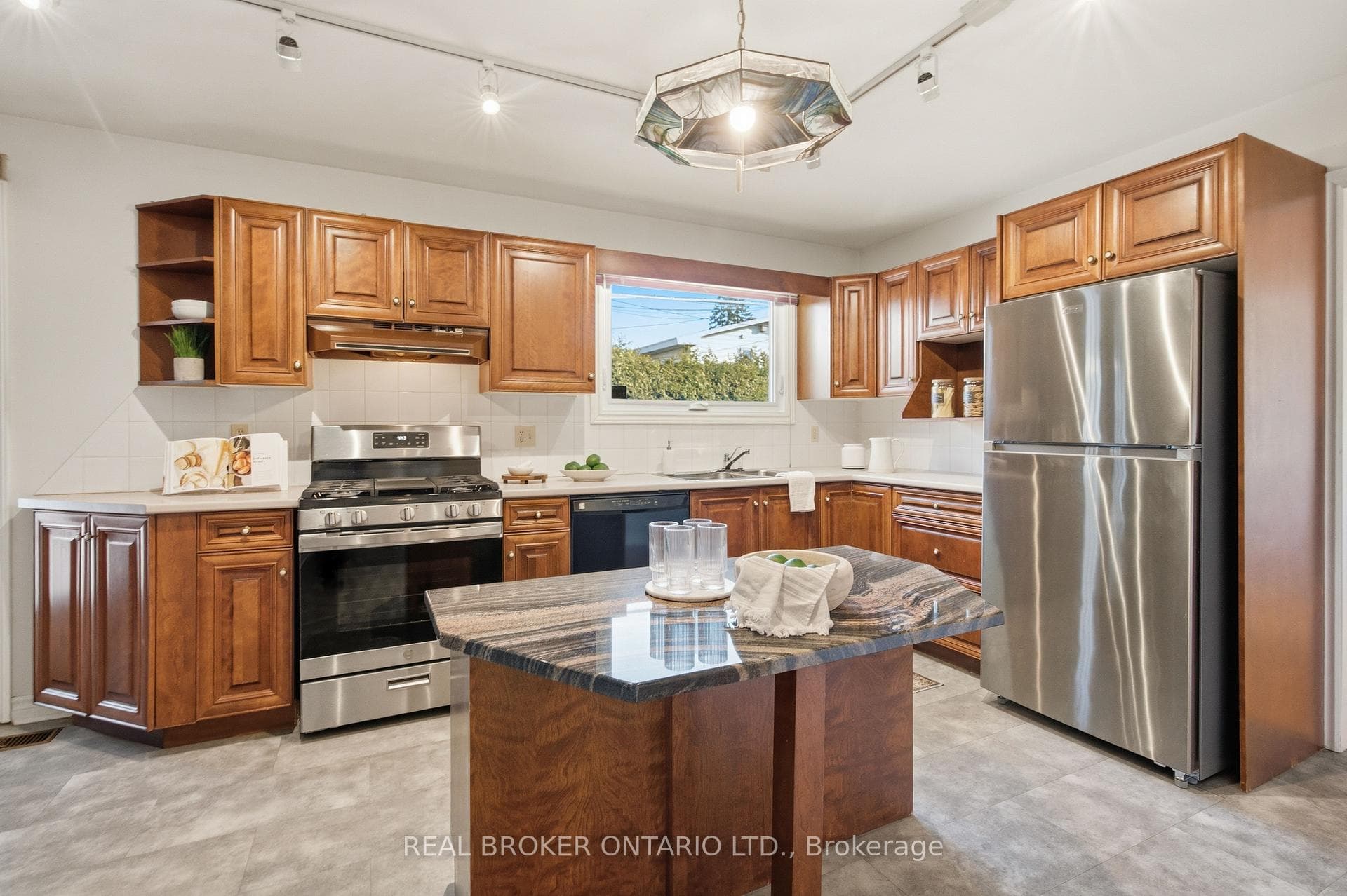 1294 Fernwood Drive photo 13