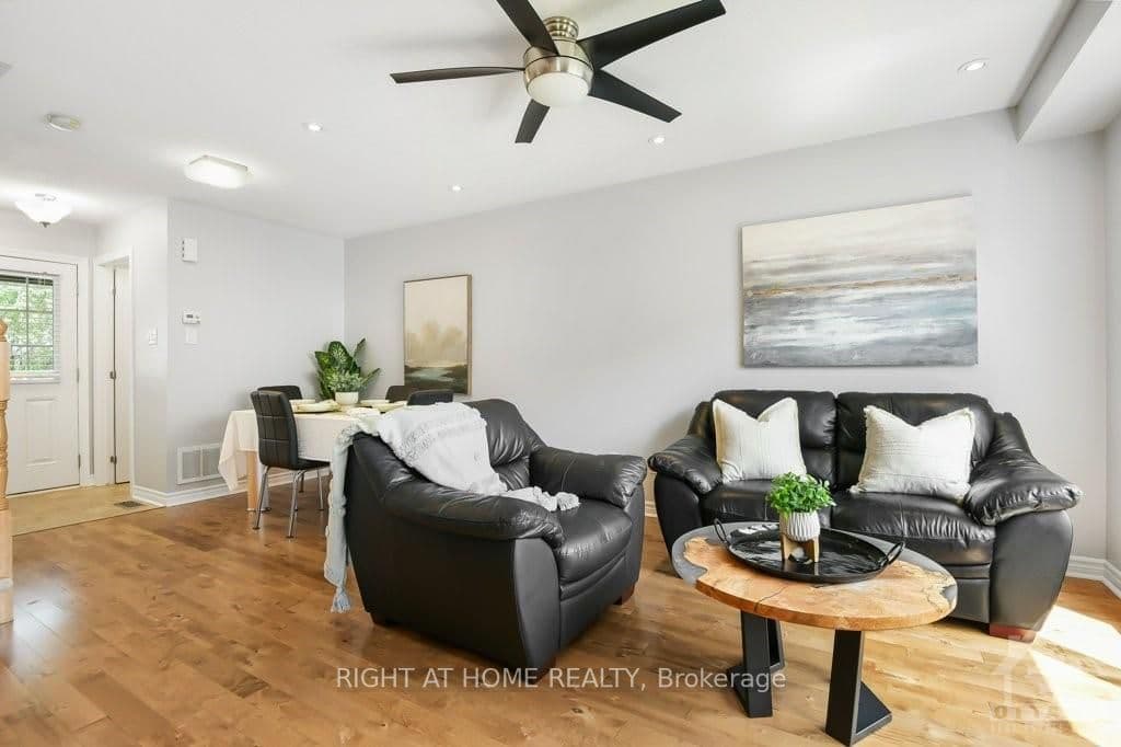 462 MEADOWHAWK Crescent photo 5