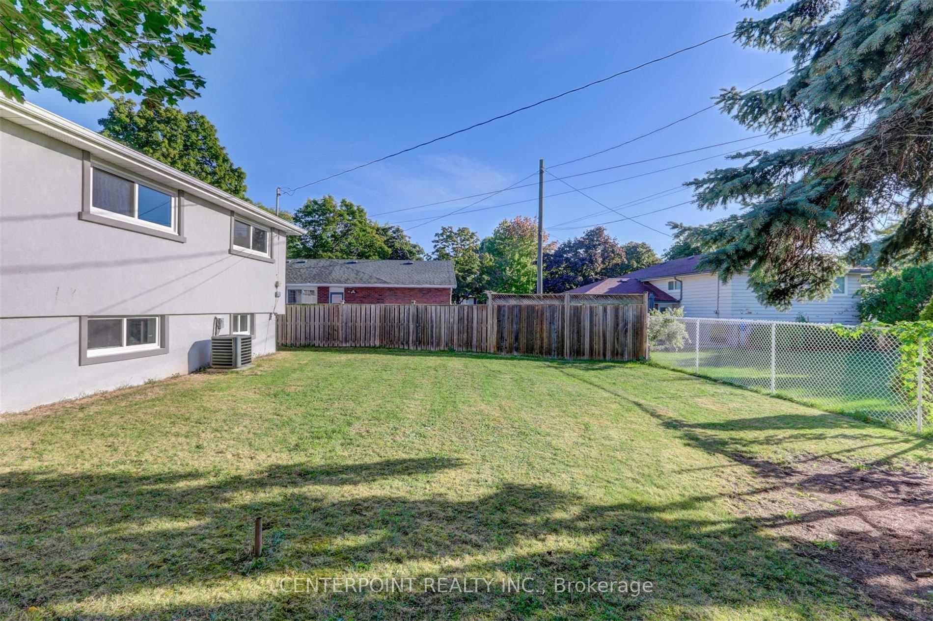 5416 Clive Crescent photo 28