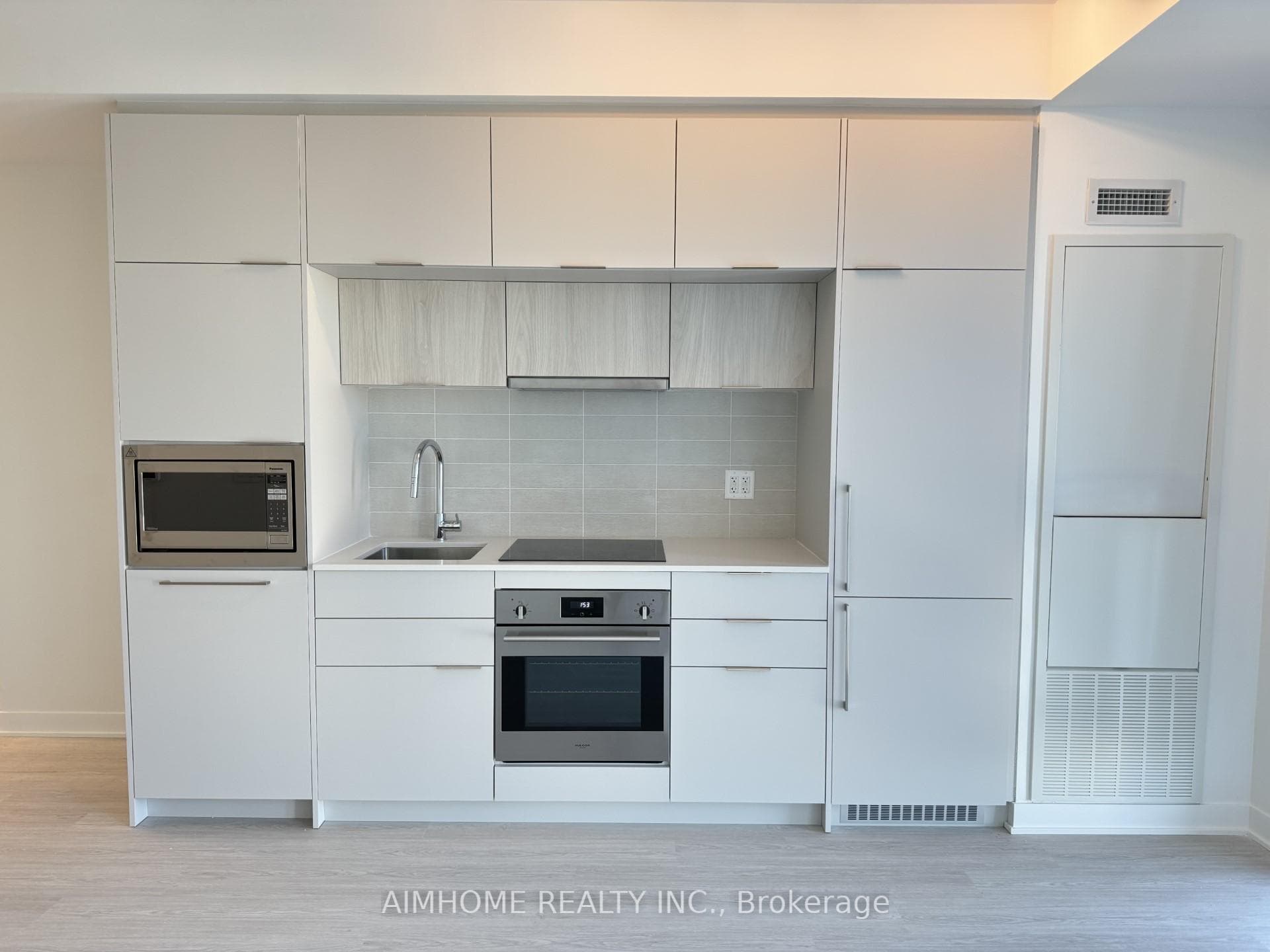 185 Alberta Avenue Unit 903 photo 1