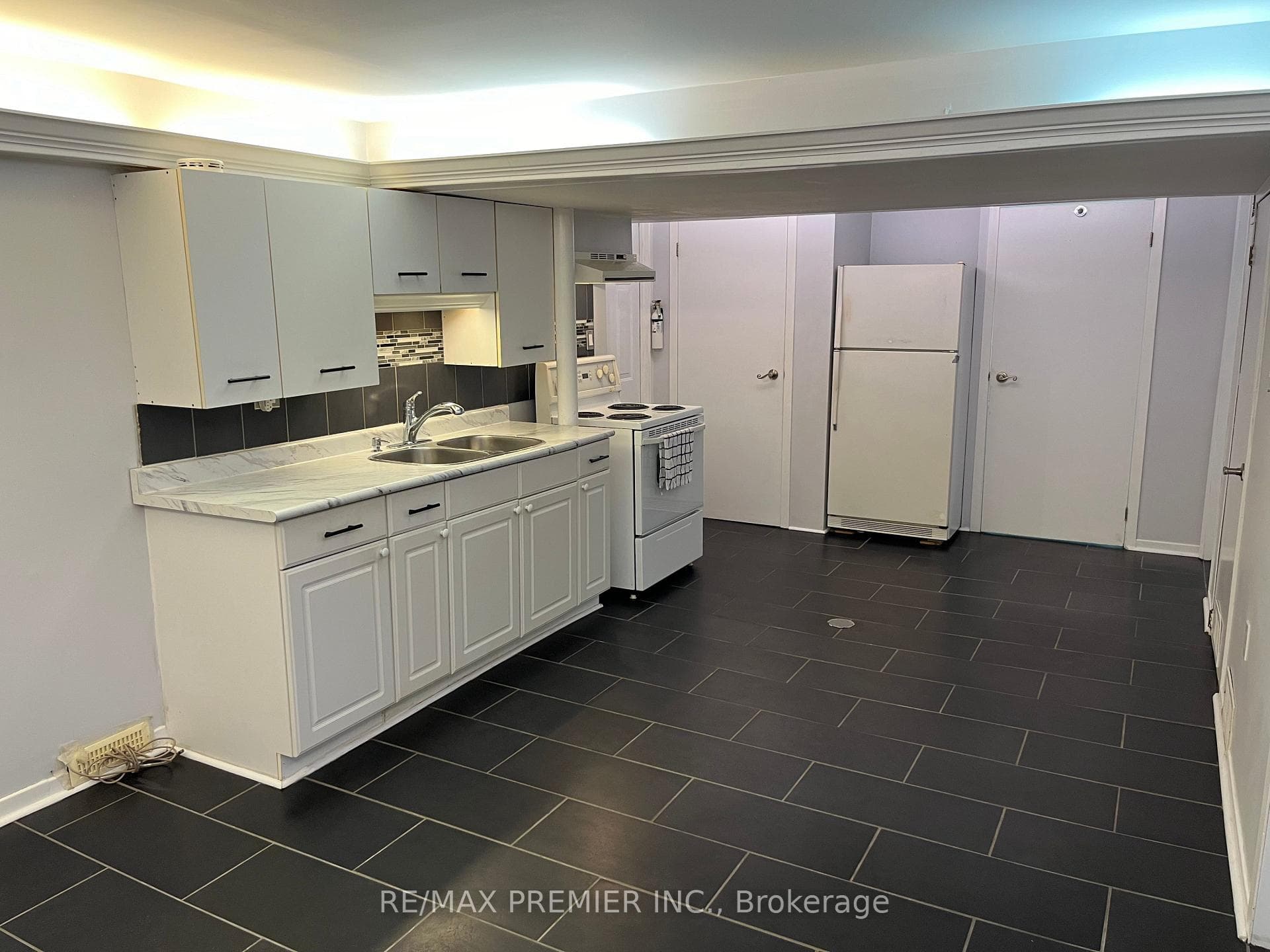 5 Tunbridge Crescent Unit BSMT photo 4